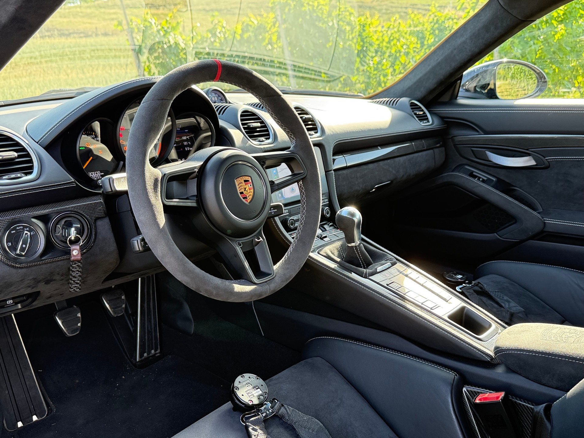 PORSCHE 718 Cayman GT4-image-8