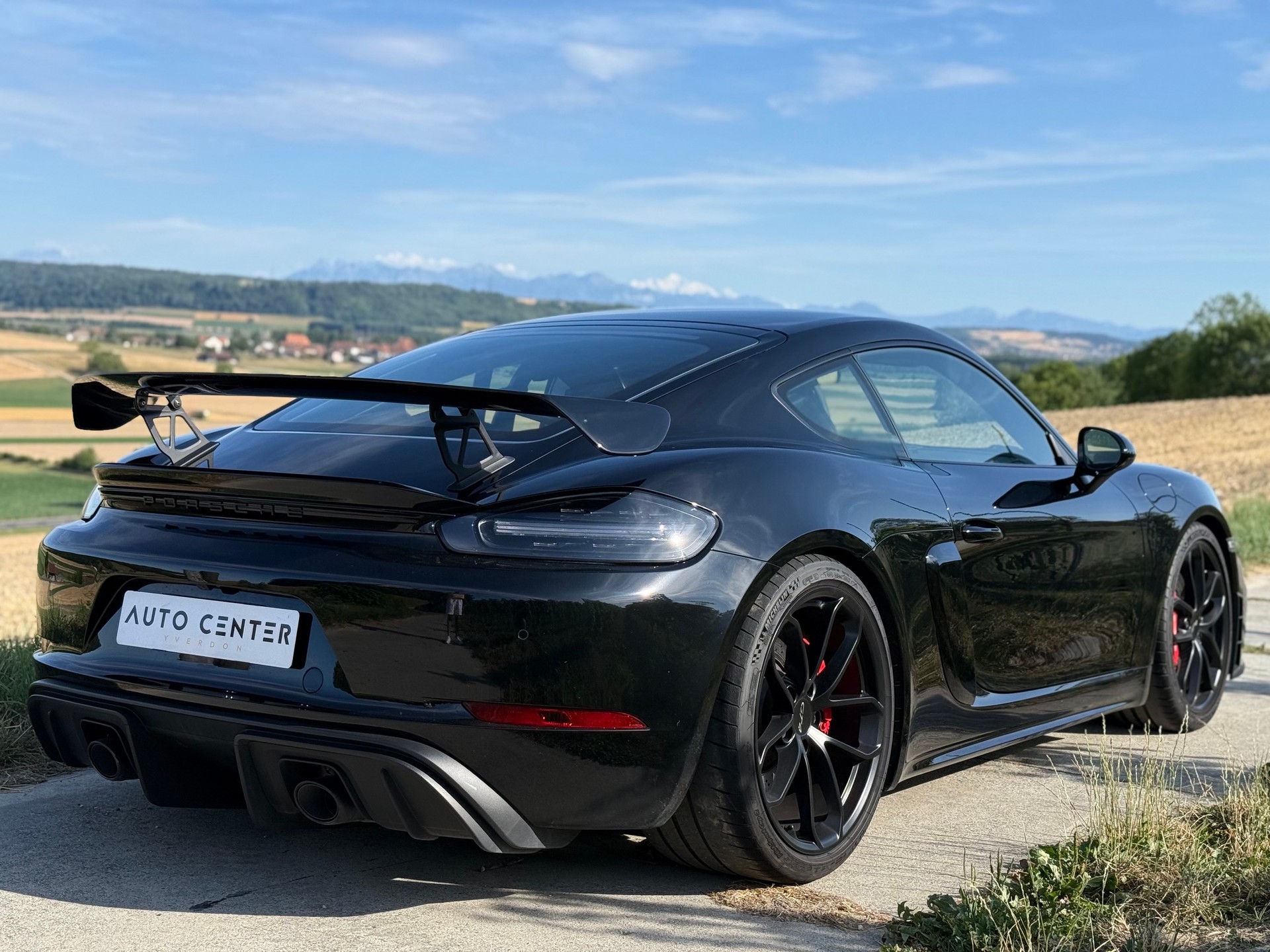 PORSCHE 718 Cayman GT4-image-2