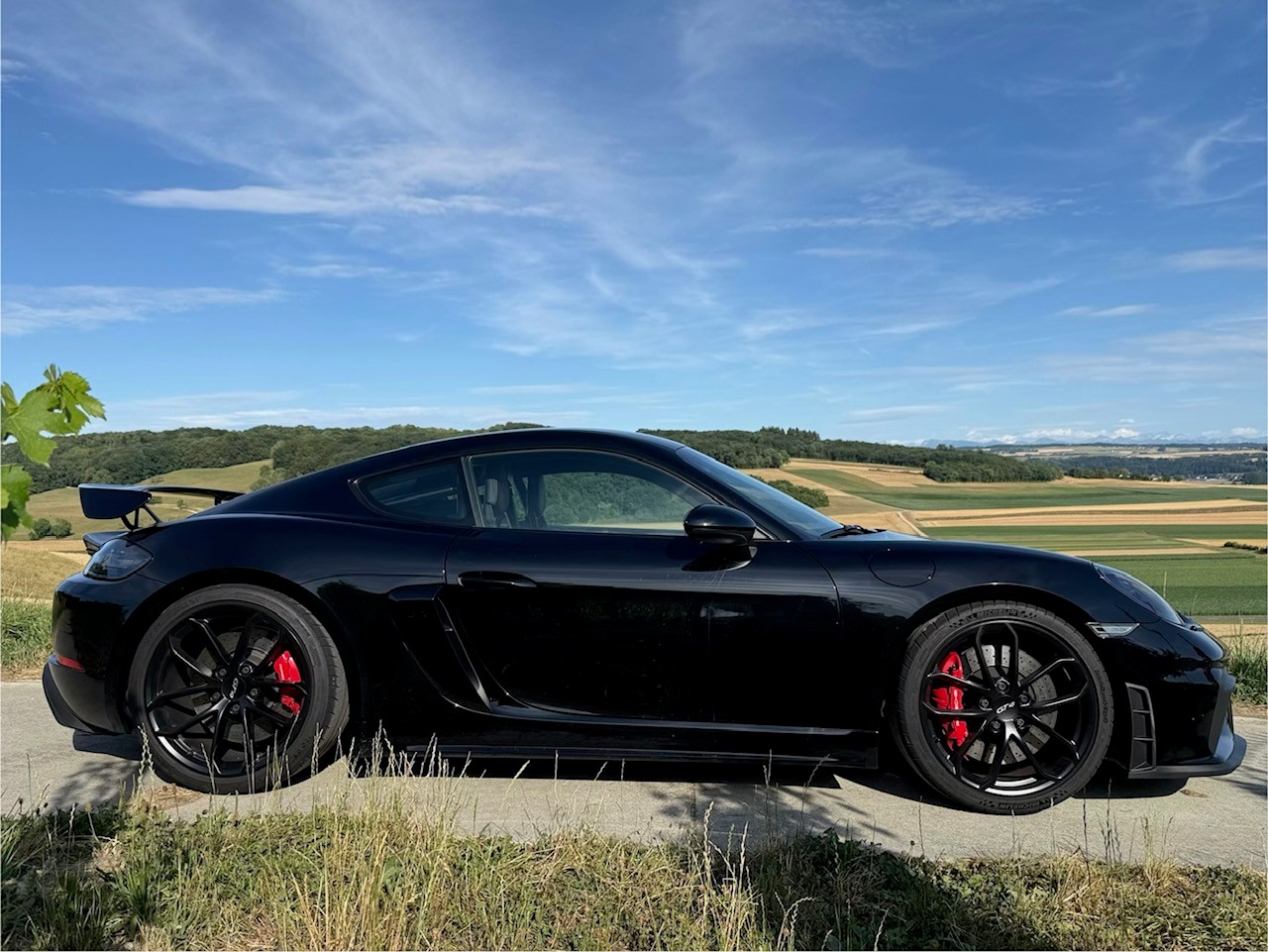 PORSCHE 718 Cayman GT4-image-0