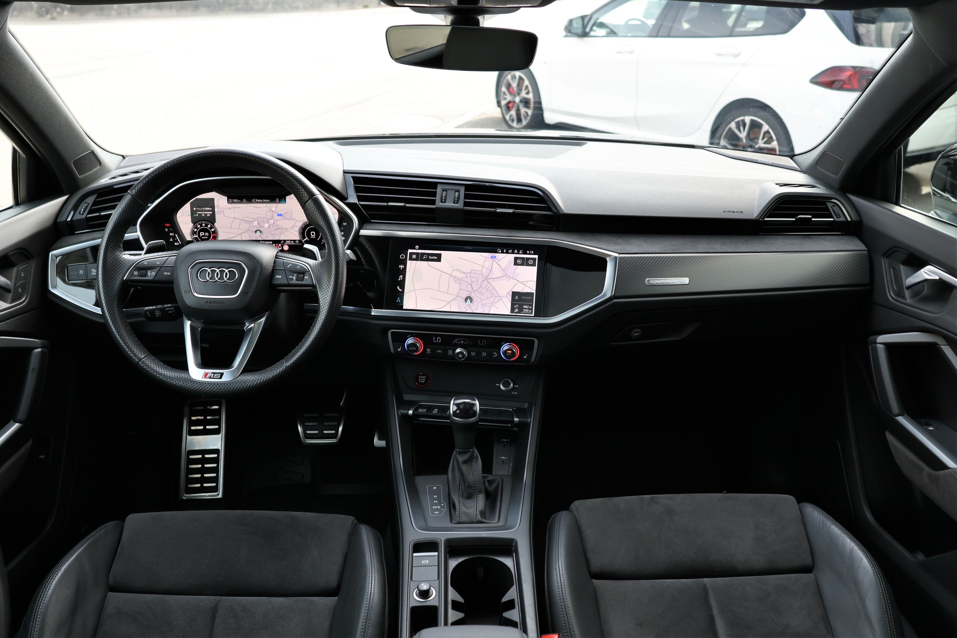 AUDI RS Q3 Sportback quattro S tronic *BlackEdition*-image-14