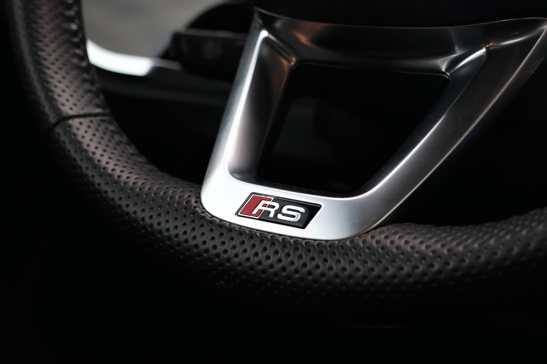 AUDI RS Q3 Sportback quattro S tronic *BlackEdition*-image-15