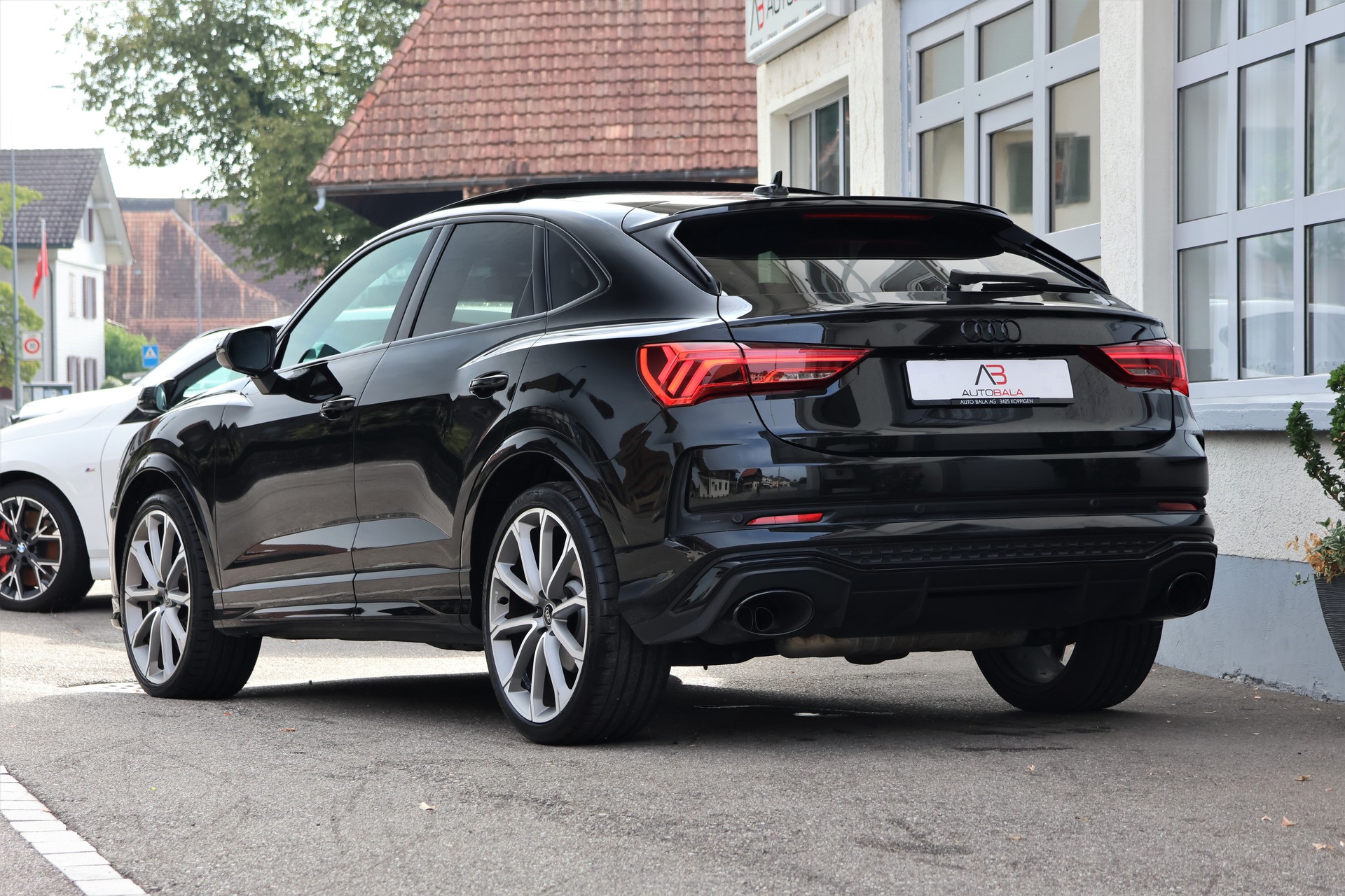 AUDI RS Q3 Sportback quattro S tronic *BlackEdition*-showroom-element-2