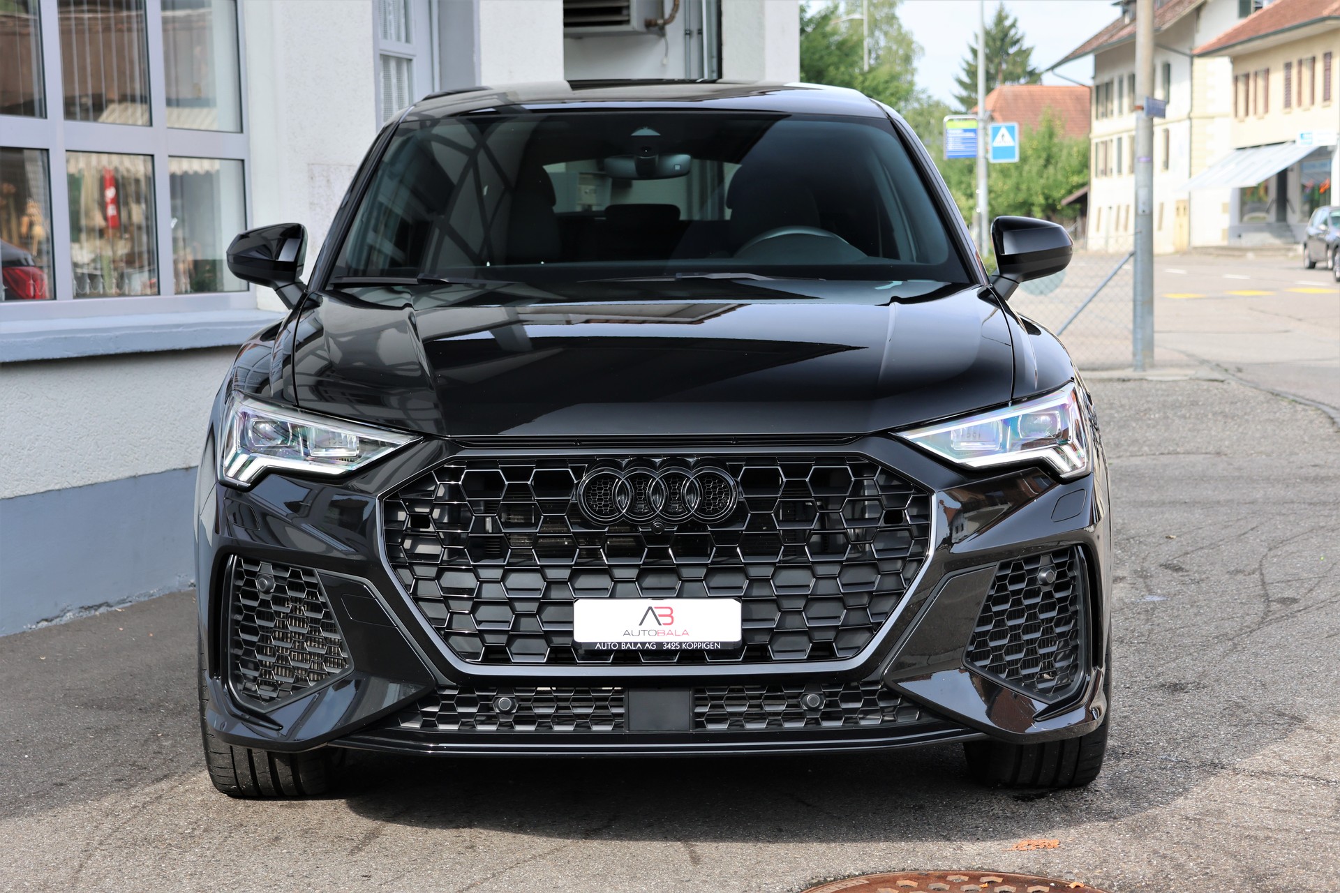 AUDI RS Q3 Sportback quattro S tronic *BlackEdition*-showroom-element-1