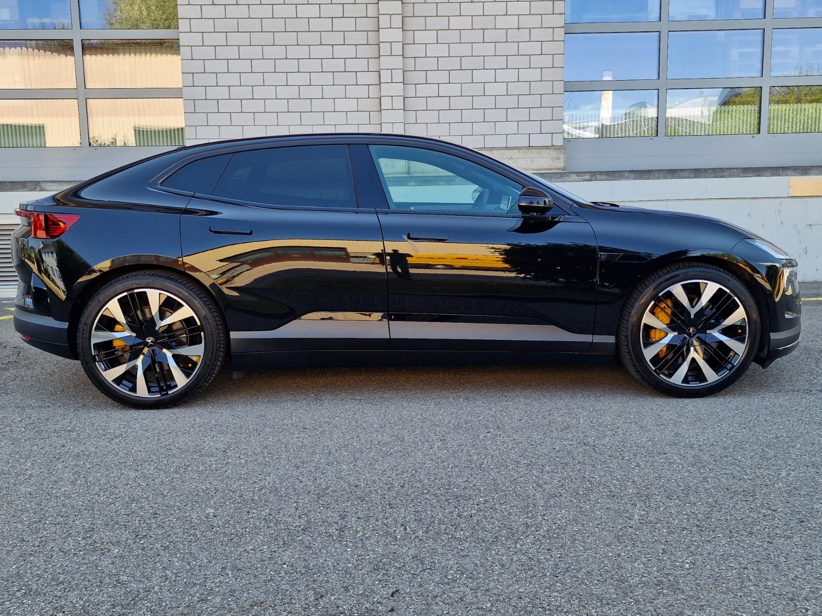 POLESTAR Polestar 4 Long Range Dual 100kWh-image-3