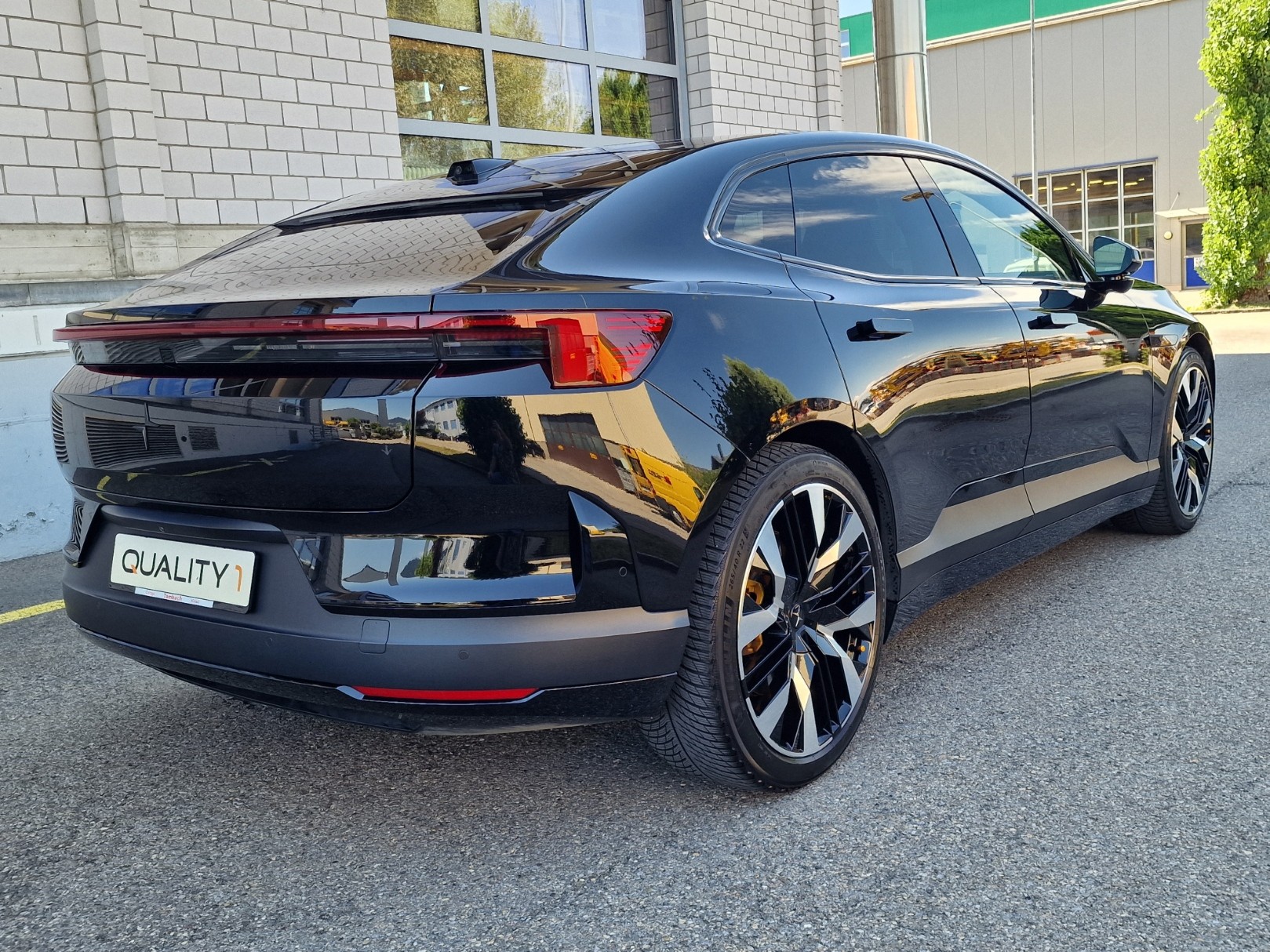 POLESTAR Polestar 4 Long Range Dual 100kWh-image-4