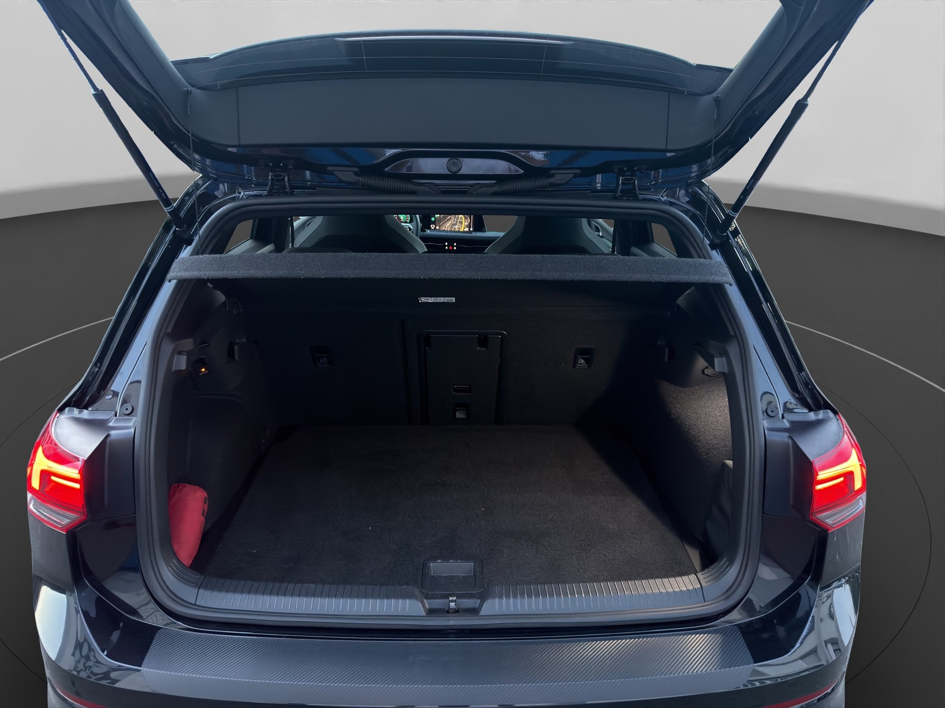 VW Golf 2.0 TSI R-Line DSG-image-13