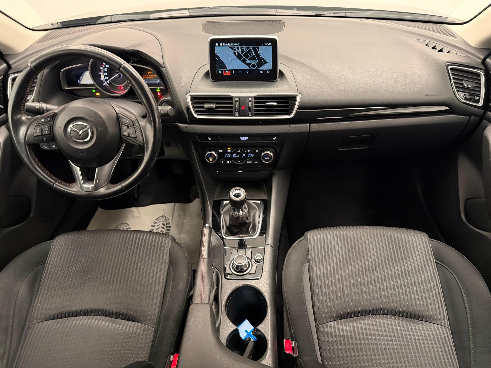 MAZDA 3 1.5 Ambition-image-10