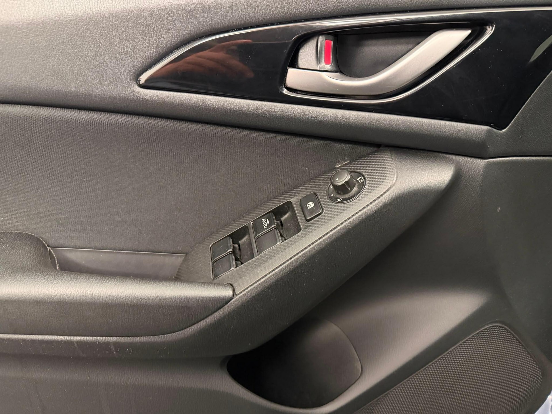 MAZDA 3 1.5 Ambition-image-12