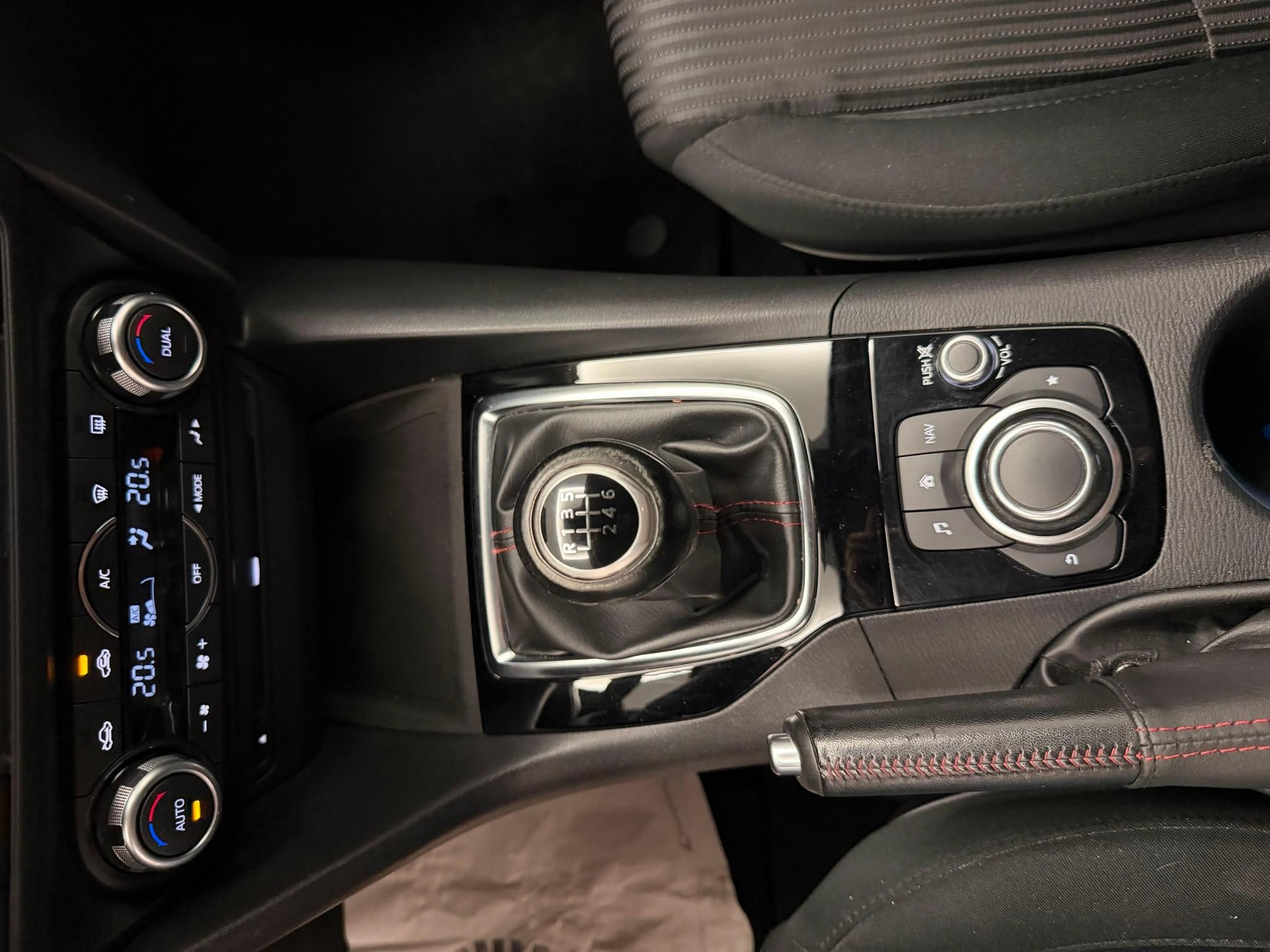MAZDA 3 1.5 Ambition-image-14