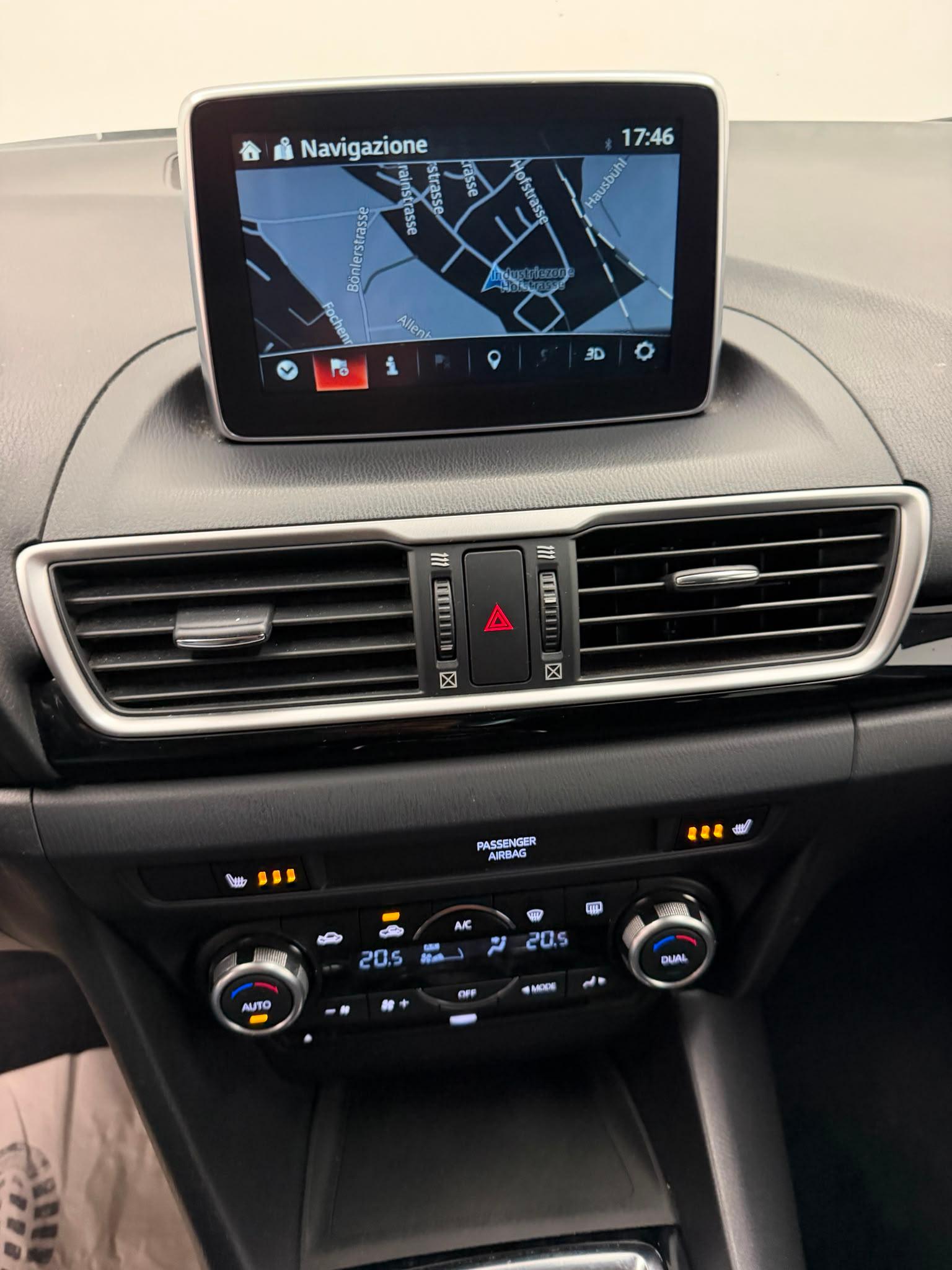 MAZDA 3 1.5 Ambition-image-16