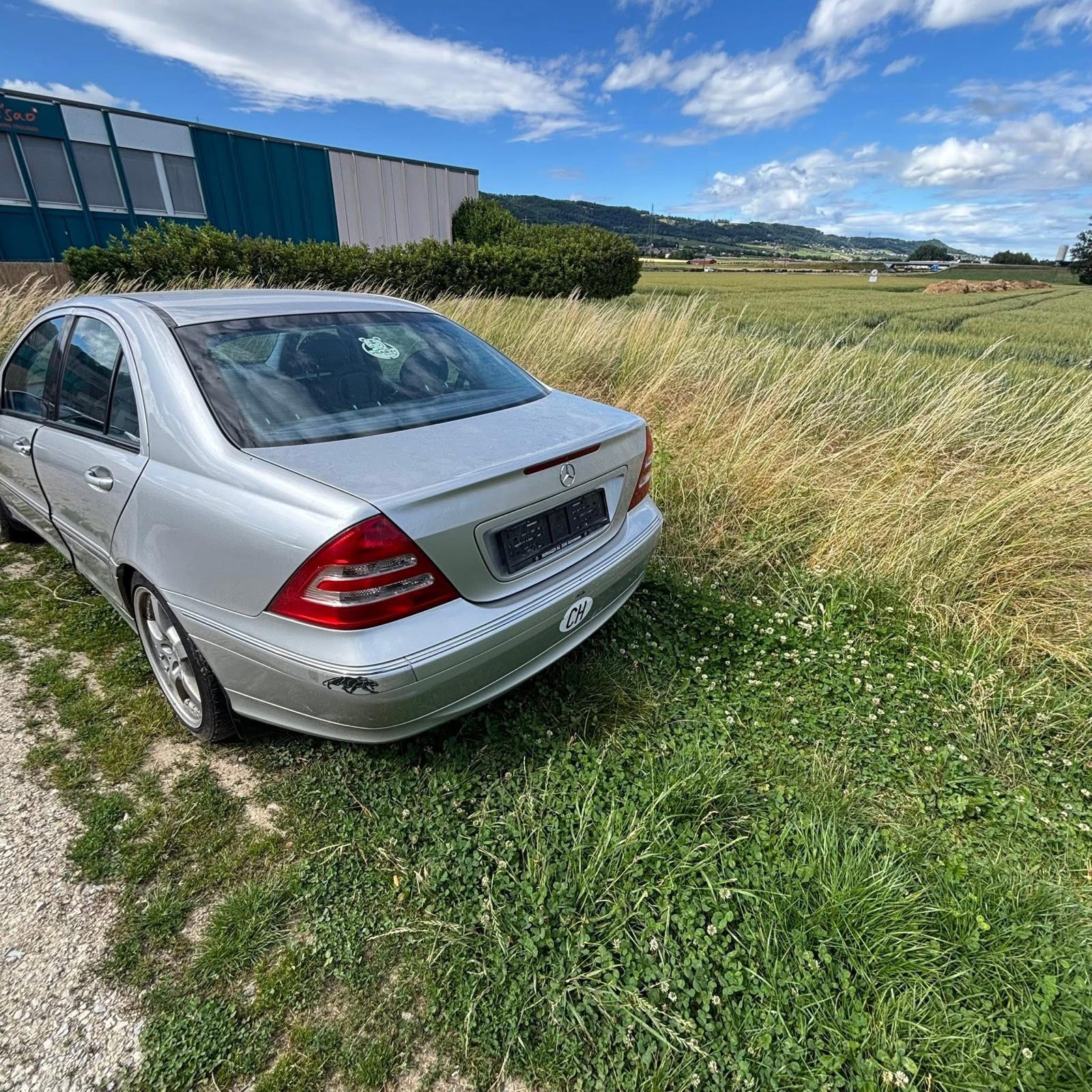 MERCEDES-BENZ C 240 Elégance-image-1