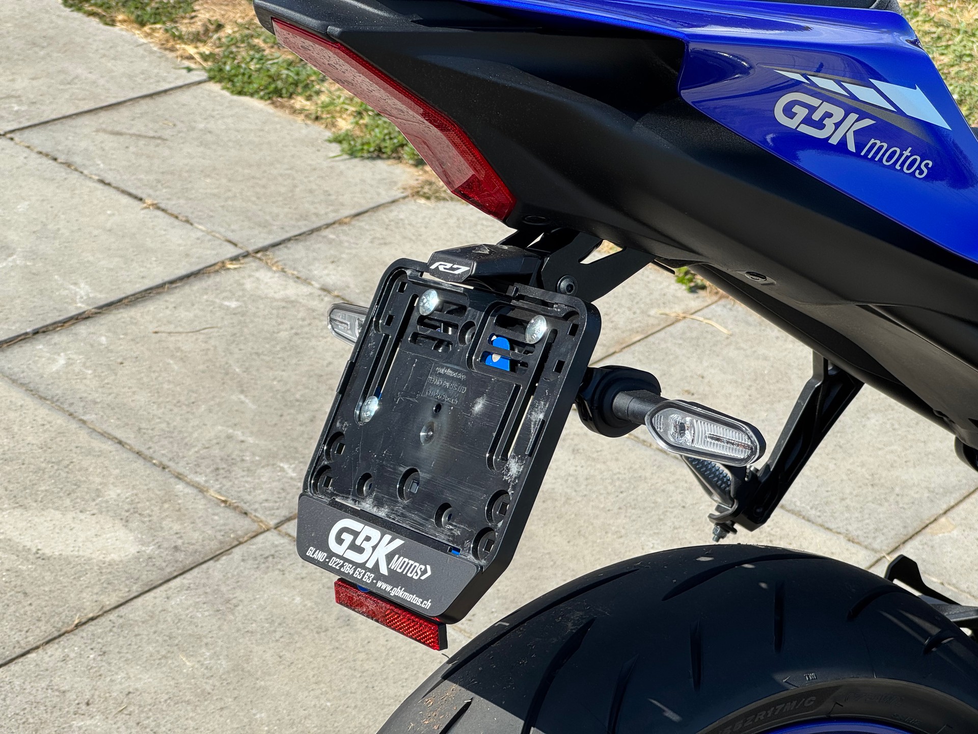 YAMAHA R7-image-7