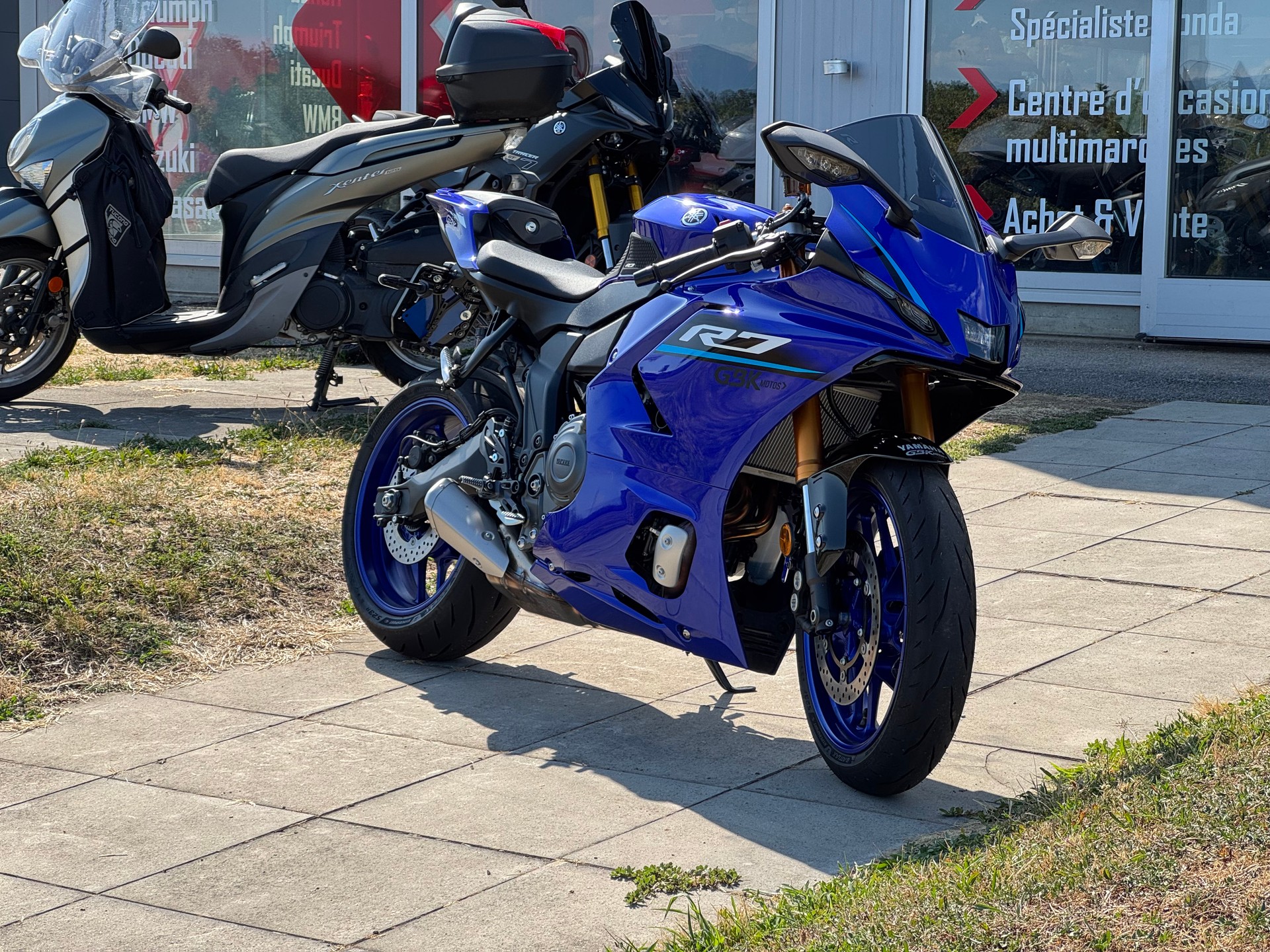 YAMAHA R7-image-5