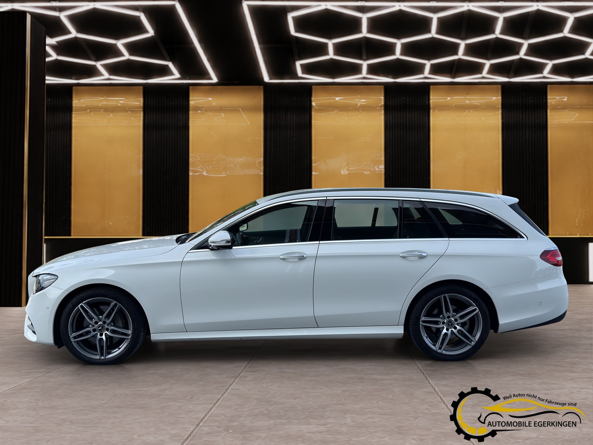 MERCEDES-BENZ E 200 AMG Line 4matic Kombi-image-7