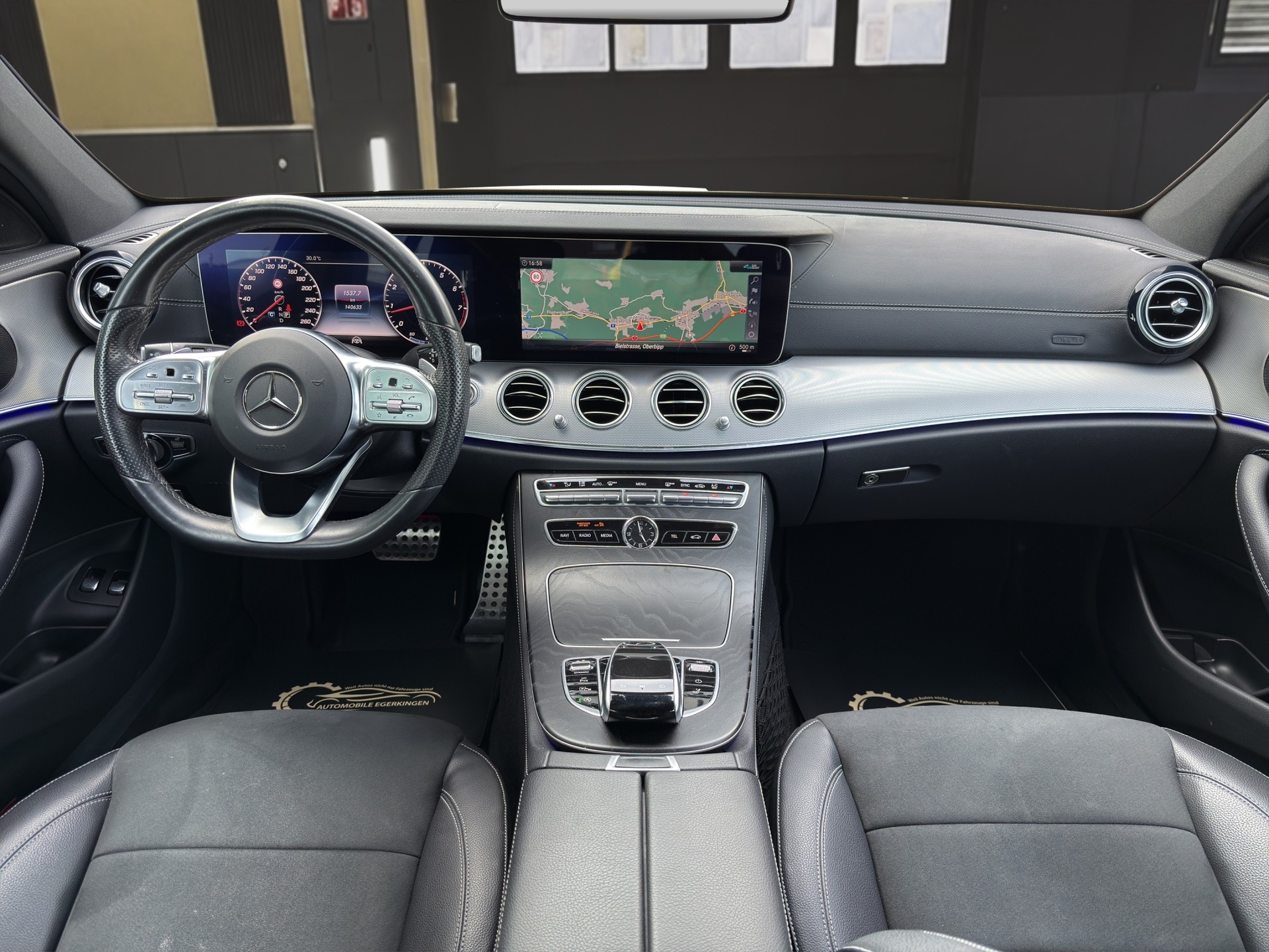 MERCEDES-BENZ E 200 AMG Line 4matic Kombi-image-10