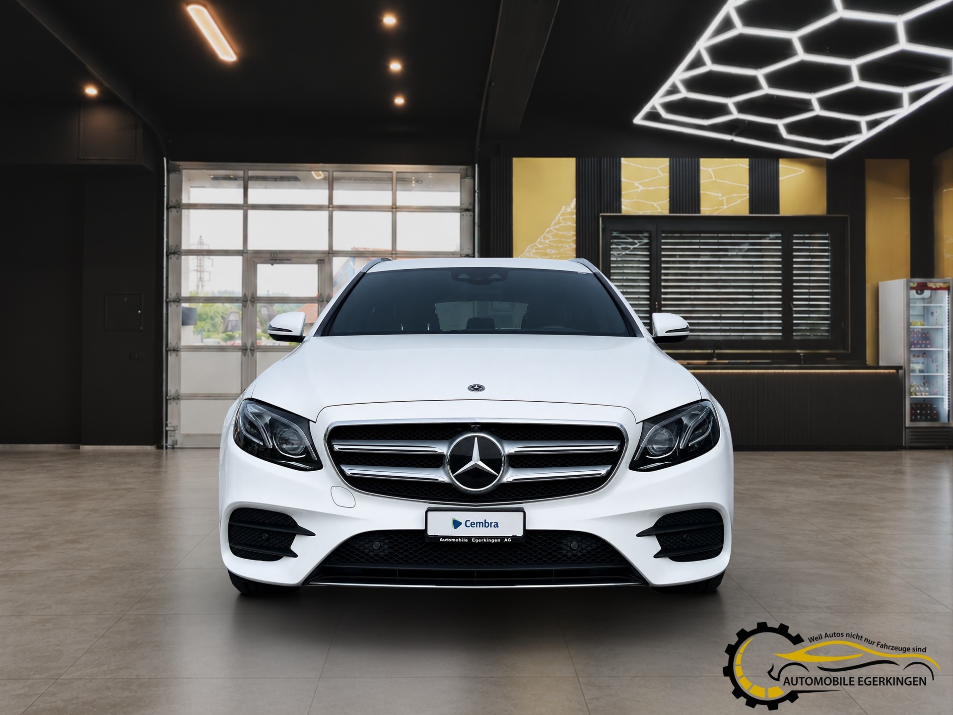 MERCEDES-BENZ E 200 AMG Line 4matic Kombi-image-1
