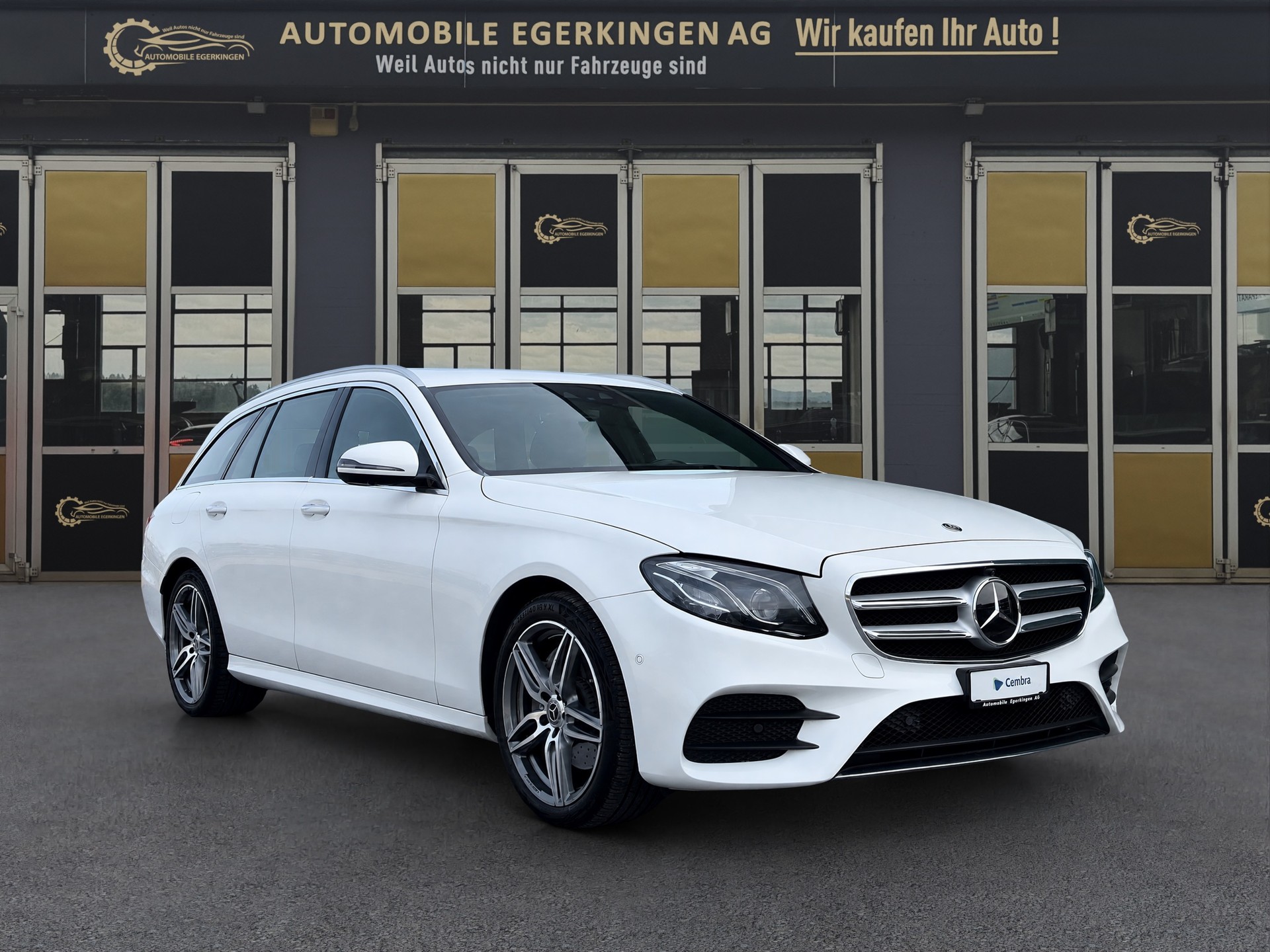 MERCEDES-BENZ E 200 AMG Line 4matic Kombi-image-2