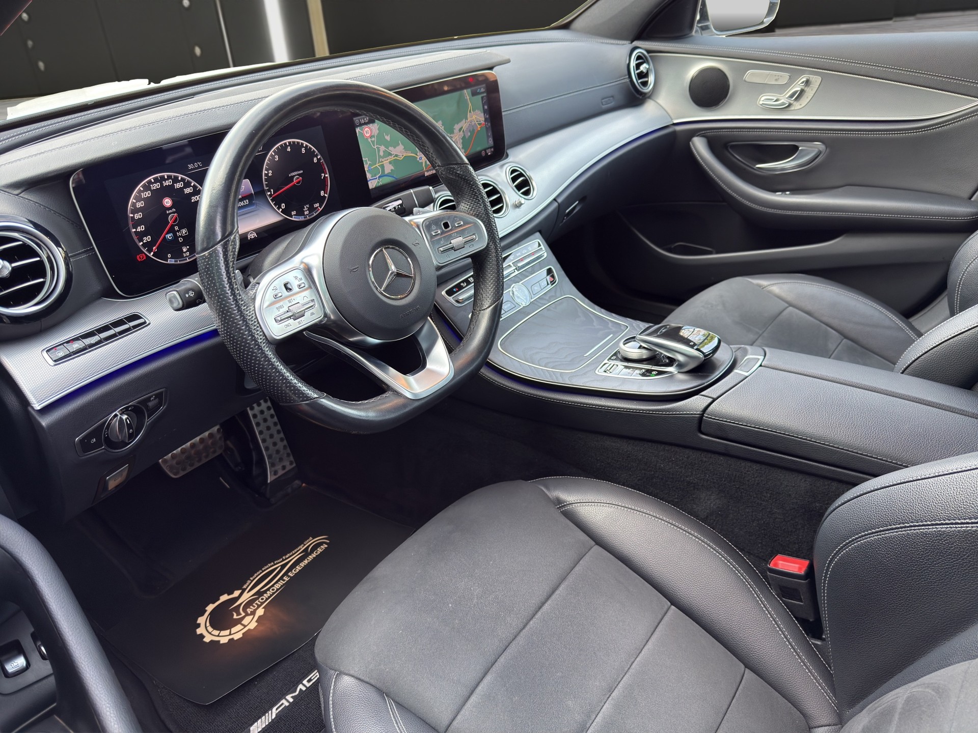 MERCEDES-BENZ E 200 AMG Line 4matic Kombi-image-8