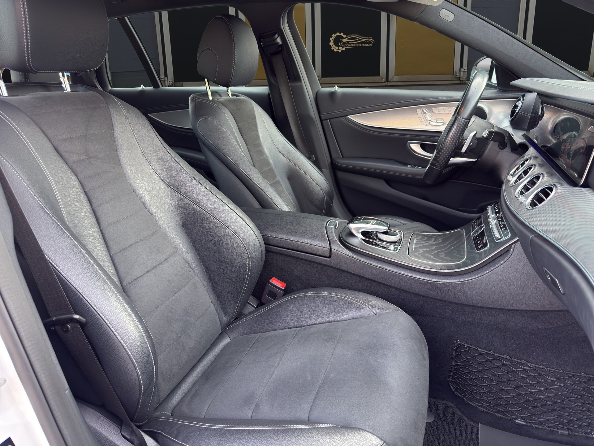 MERCEDES-BENZ E 200 AMG Line 4matic Kombi-image-9