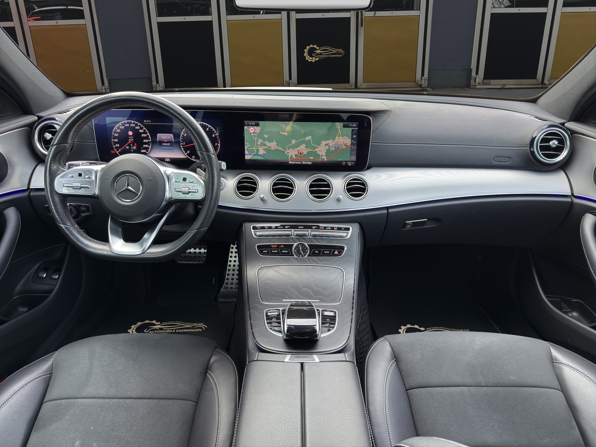 MERCEDES-BENZ E 200 AMG Line 4matic Kombi-image-10