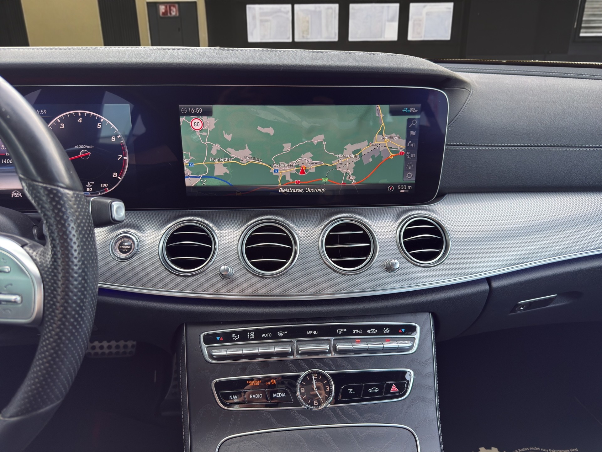 MERCEDES-BENZ E 200 AMG Line 4matic Kombi-image-14