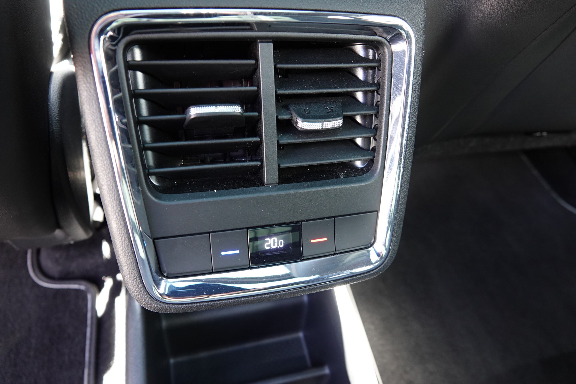 SKODA Enyaq iV 80x-image-17