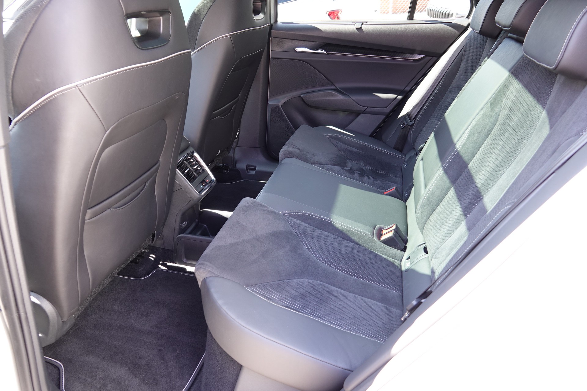 SKODA Enyaq iV 80x-image-15