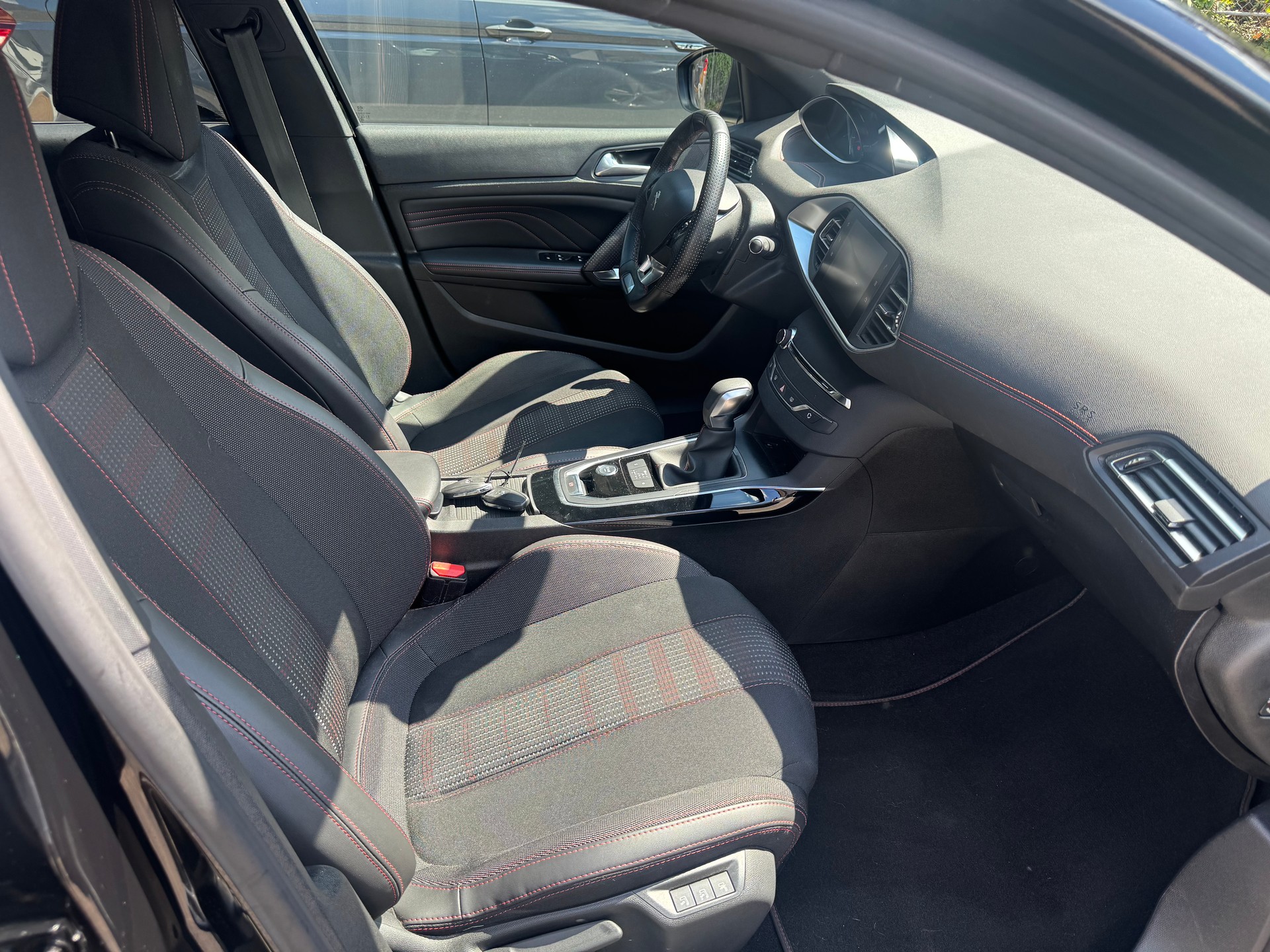 PEUGEOT 308 1.2 THP GT Line Automatic-image-6