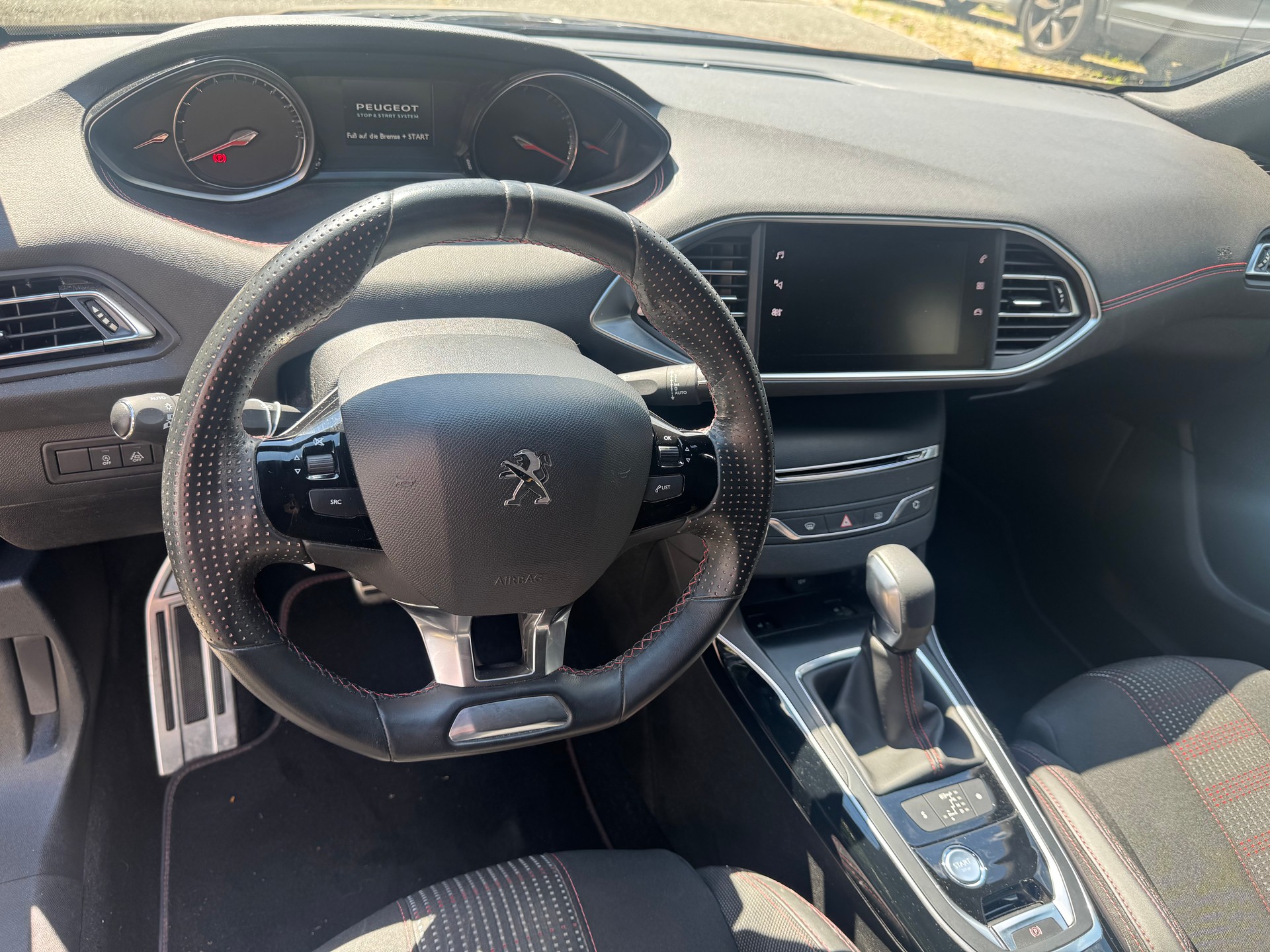 PEUGEOT 308 1.2 THP GT Line Automatic-image-2