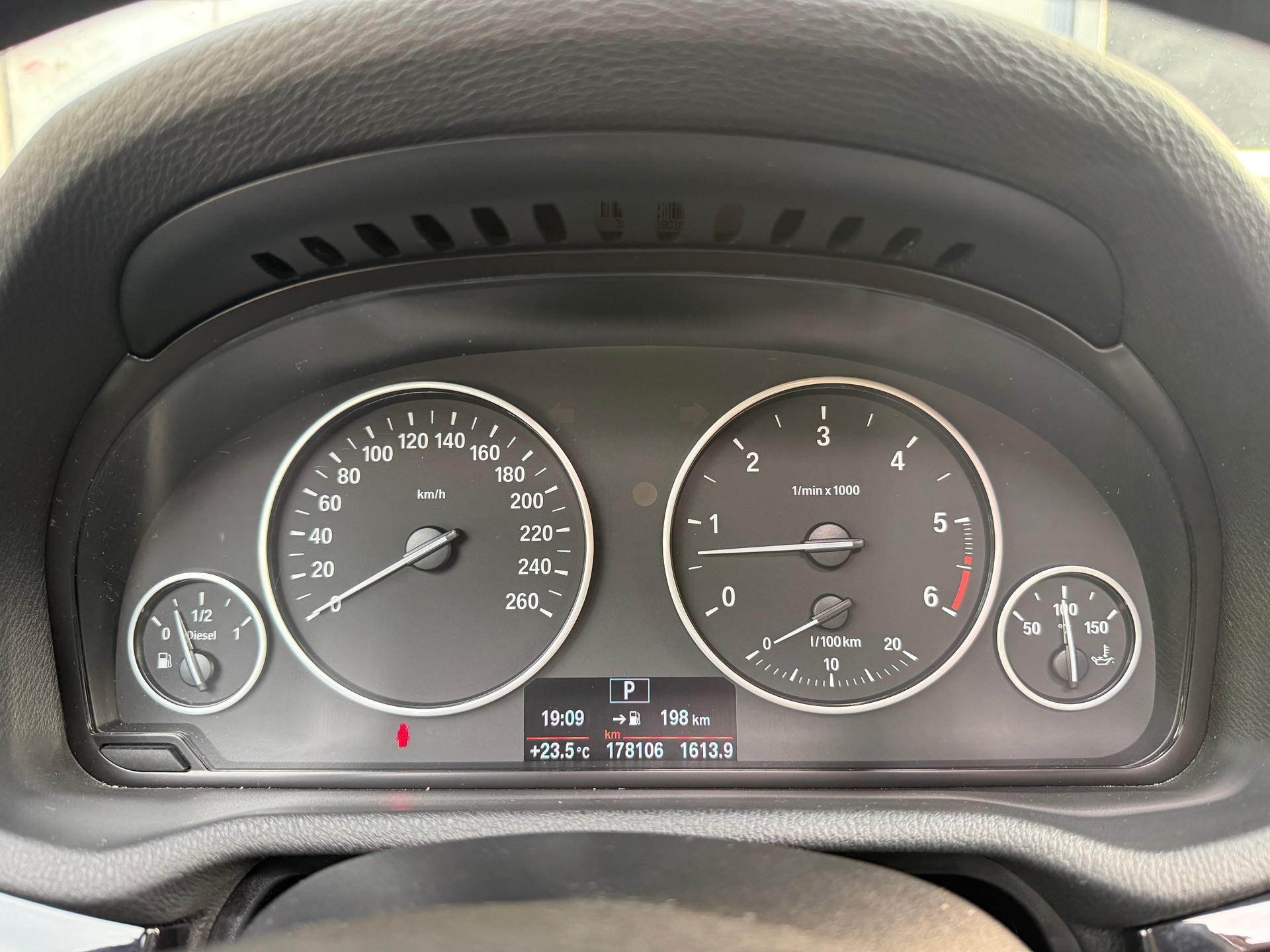 BMW X3 xDrive 35d Pack-M Steptronic-image-13