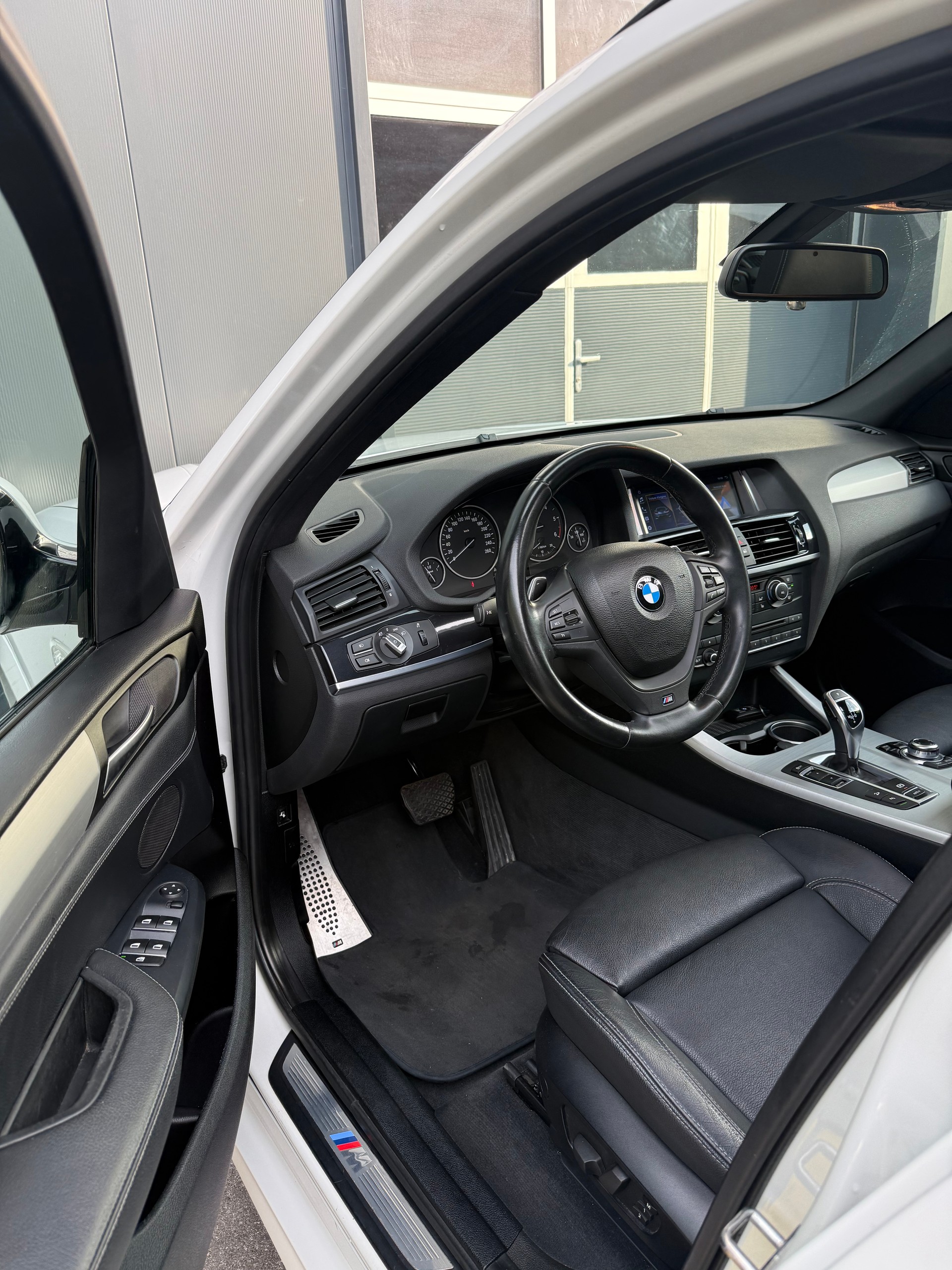 BMW X3 xDrive 35d Pack-M Steptronic-image-12