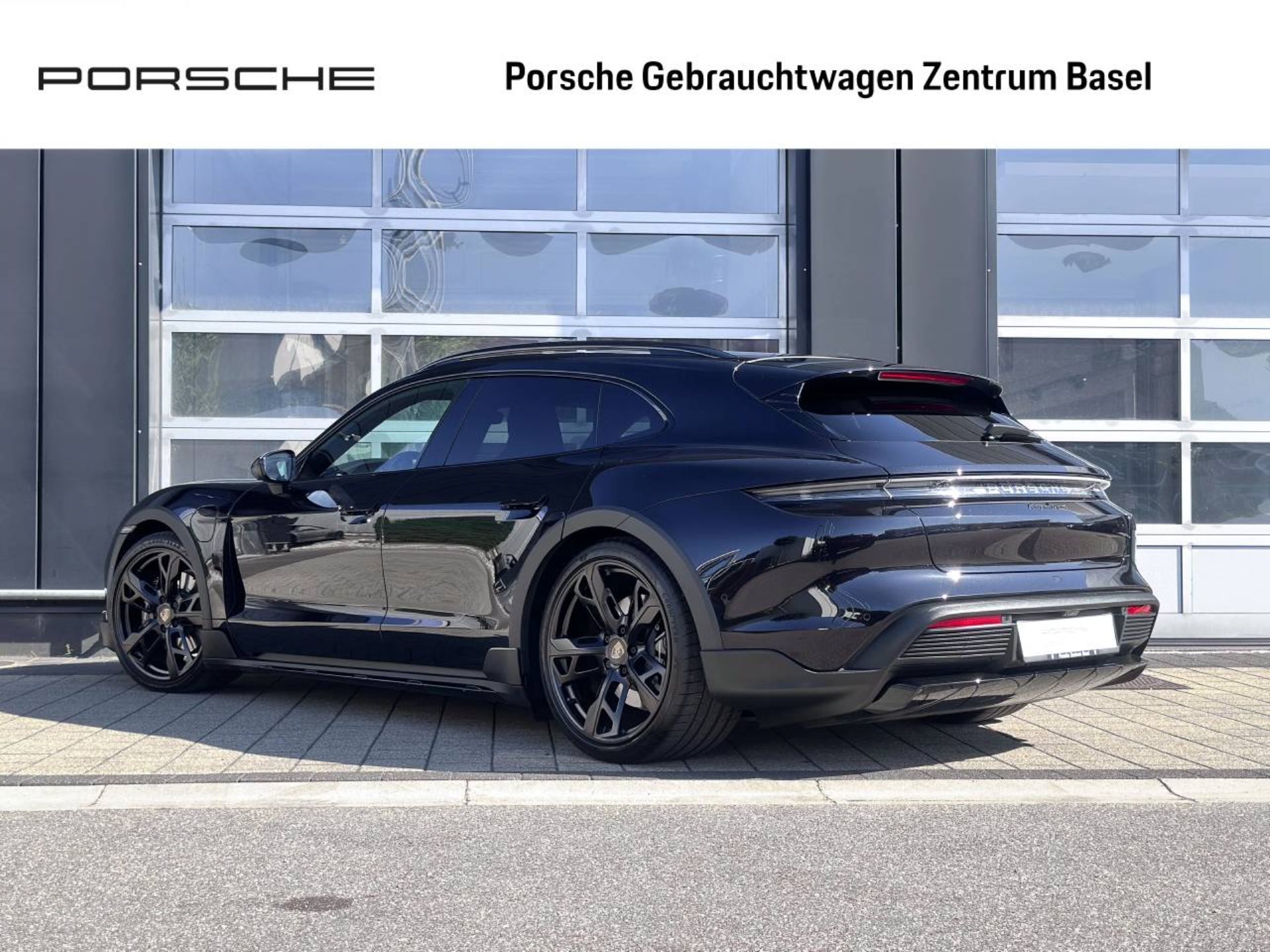 PORSCHE Taycan 4 Cross Turismo-image-2