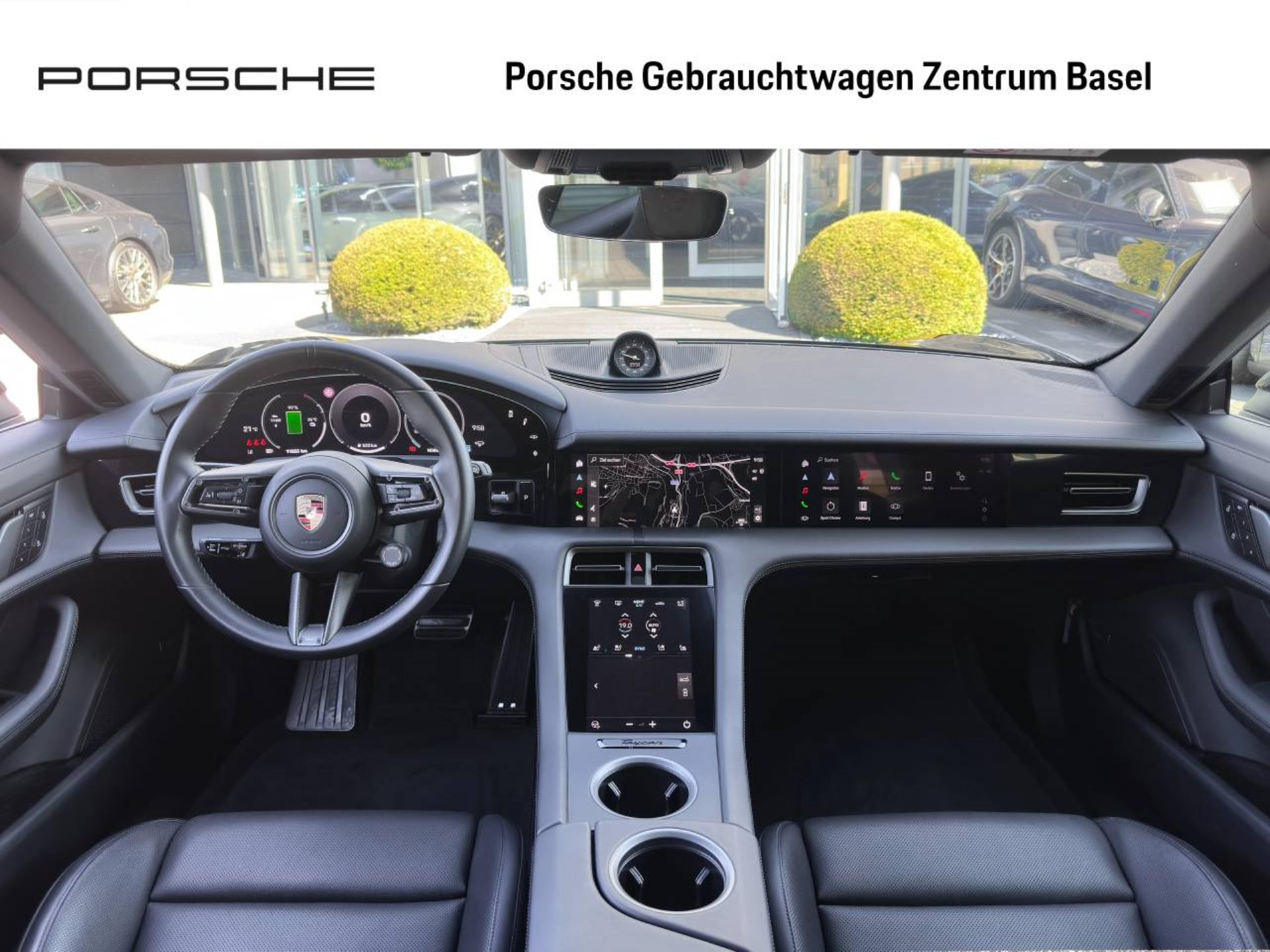 PORSCHE Taycan 4 Cross Turismo-image-15