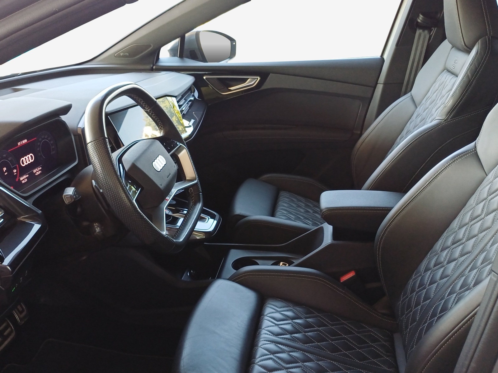 AUDI Q4 e-tron 50 quattro-image-8