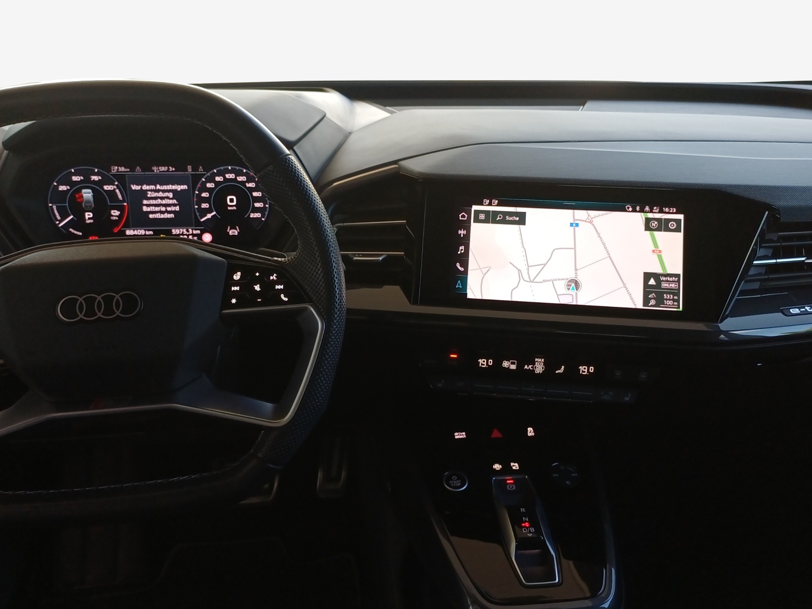 AUDI Q4 e-tron 50 quattro-image-9