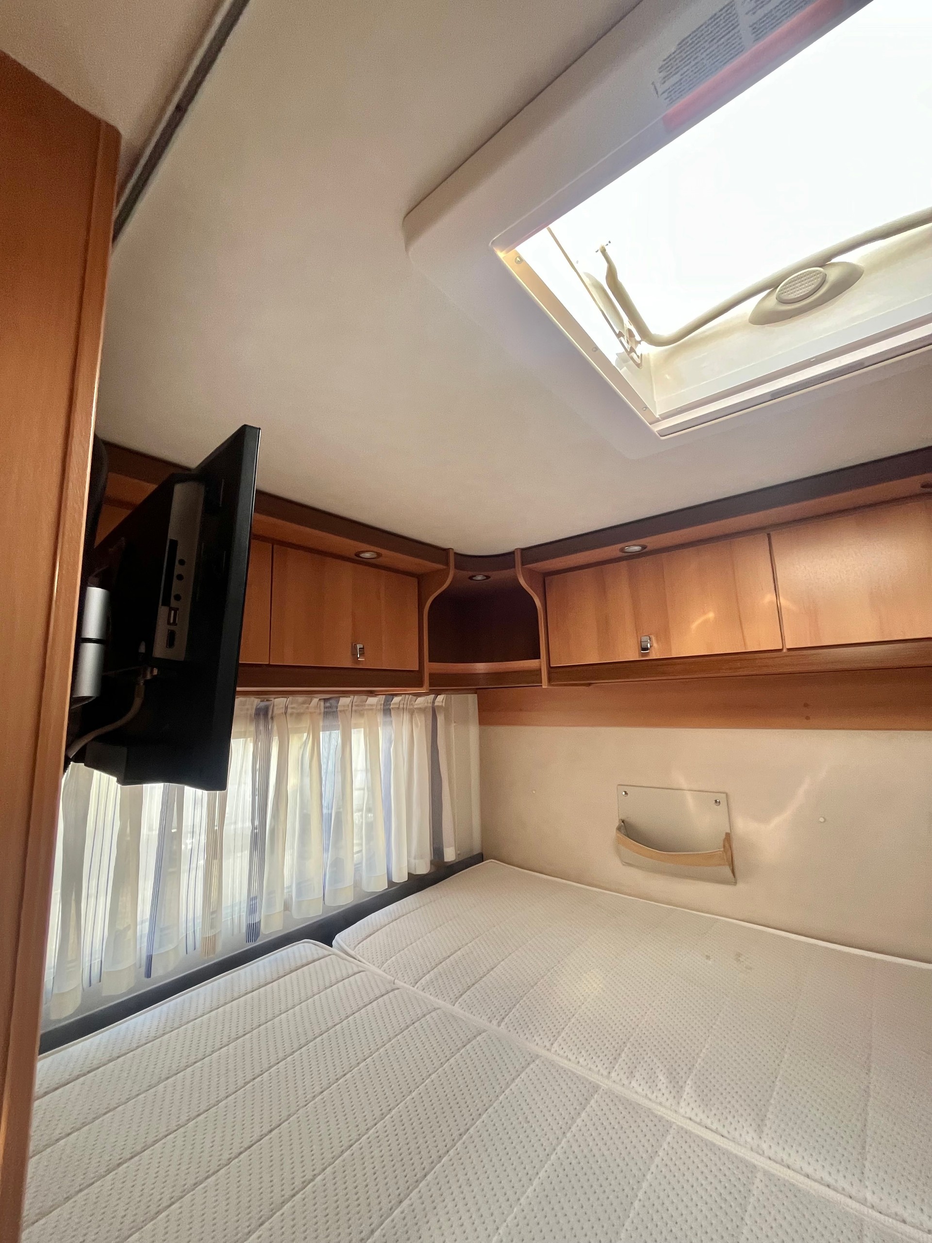 HYMER T 614 Exklusive Line mit Hubbett-image-5