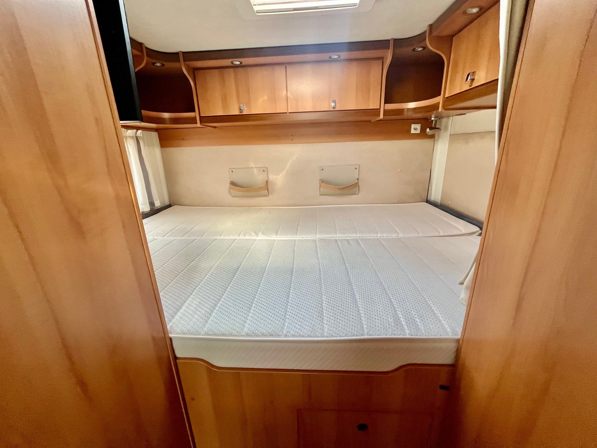 HYMER T 614 Exklusive Line mit Hubbett-image-4
