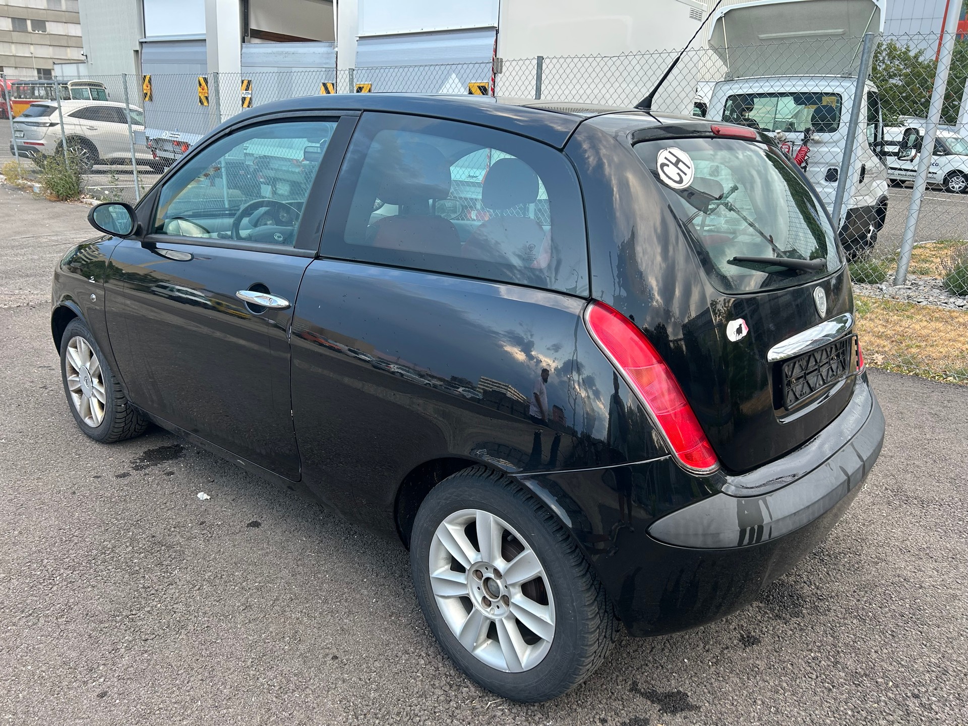LANCIA Ypsilon 1.4 16V Glamour-image-2