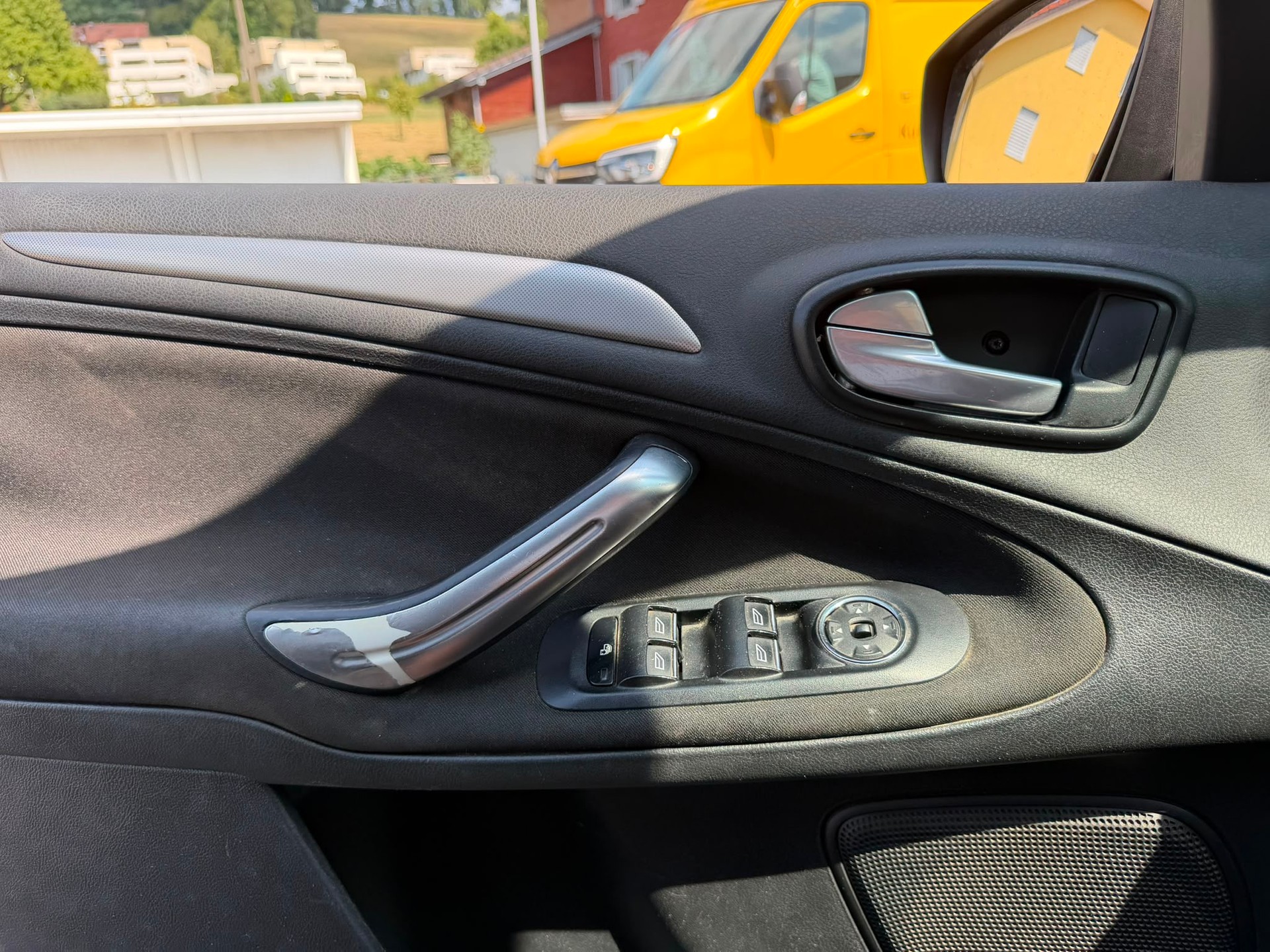 FORD Galaxy 1.6 SCTi KNIE-Edition *7-PLÄTZE*-image-12