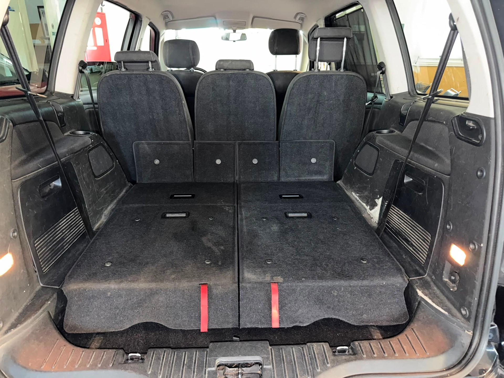 FORD Galaxy 1.6 SCTi KNIE-Edition *7-PLÄTZE*-image-15