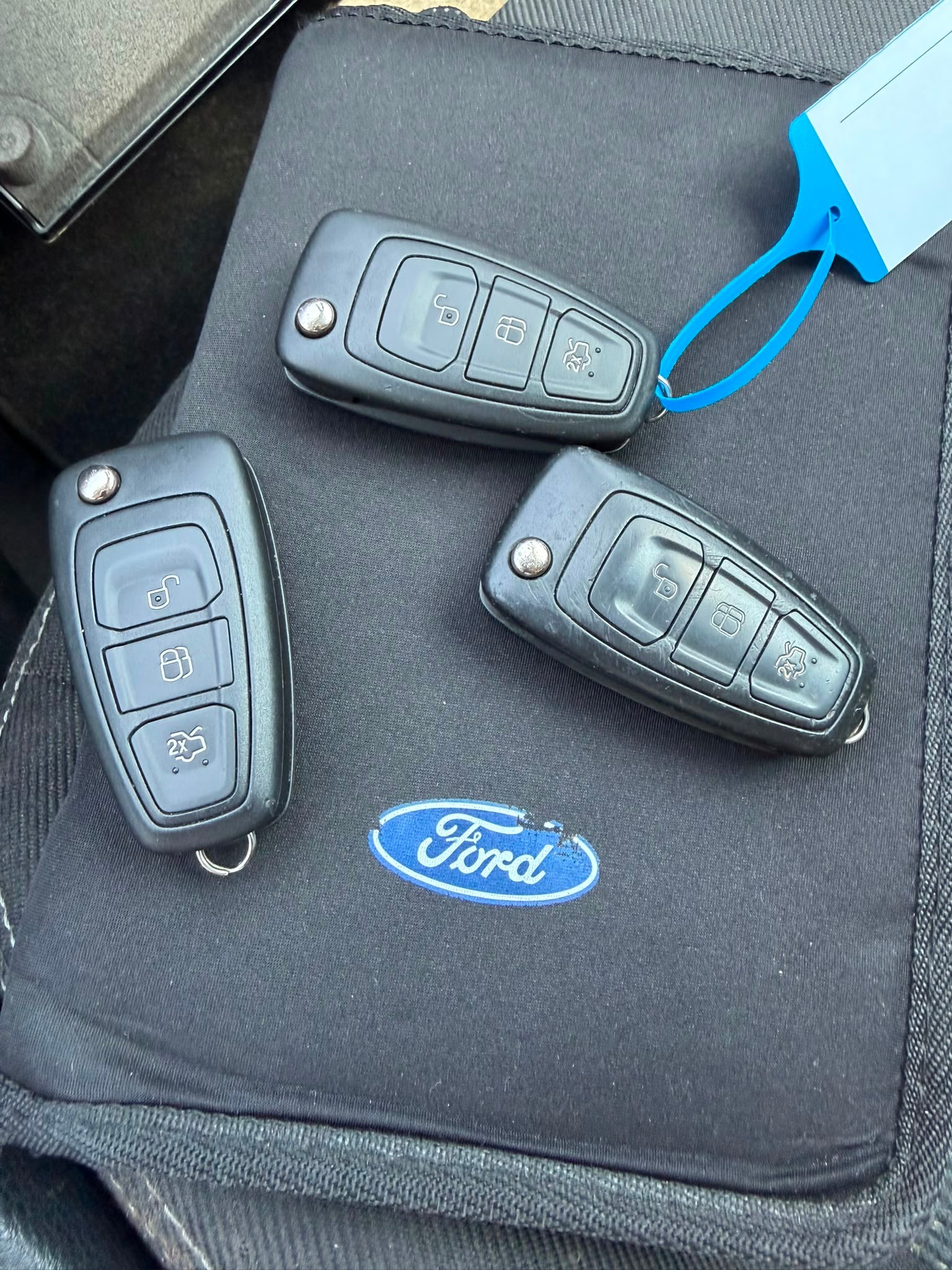 FORD Galaxy 1.6 SCTi KNIE-Edition *7-PLÄTZE*-image-17