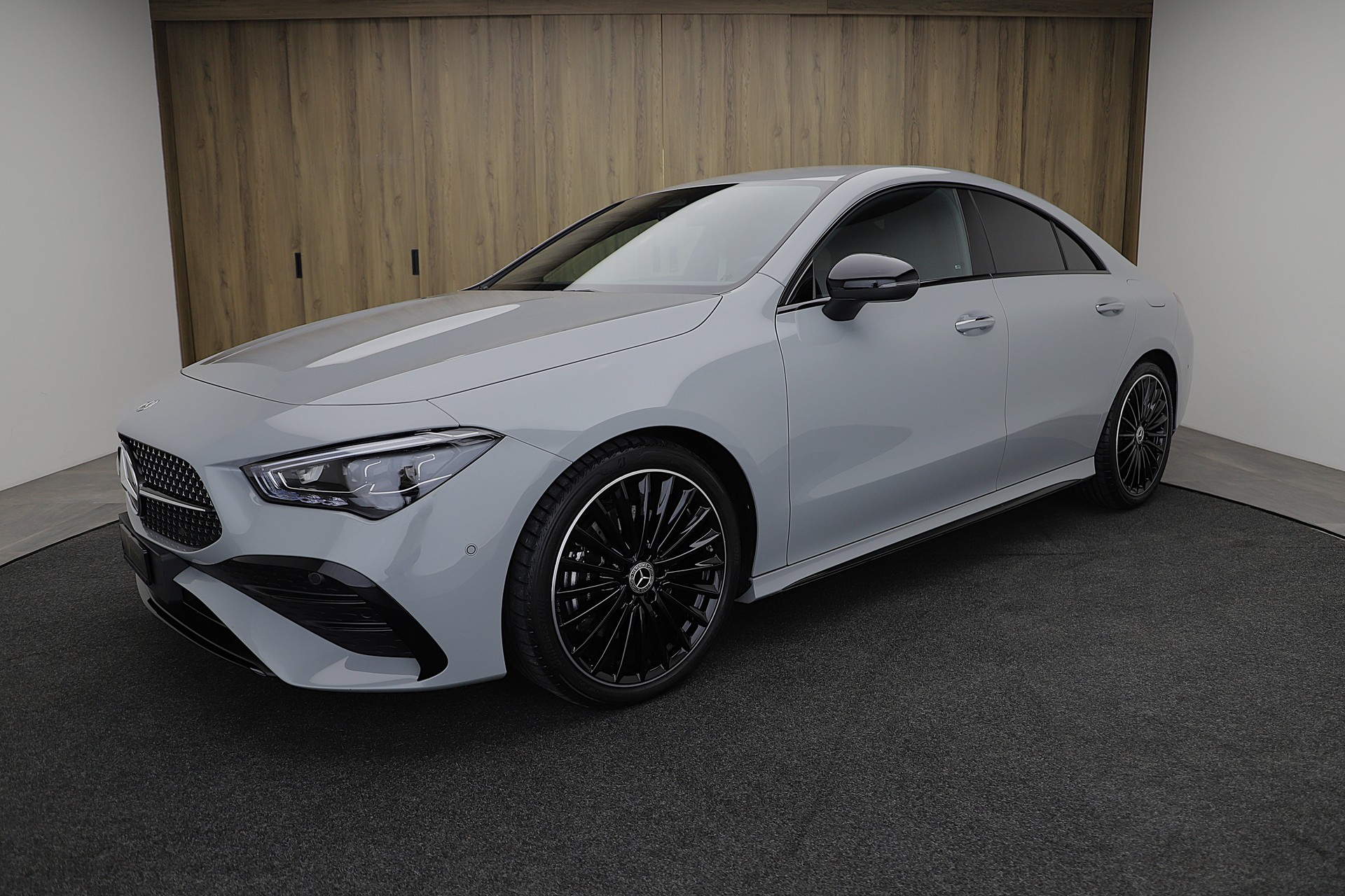 MERCEDES-BENZ CLA 200d 7G-DCT AMG Line Night Edition und Advanced Plus-image-0