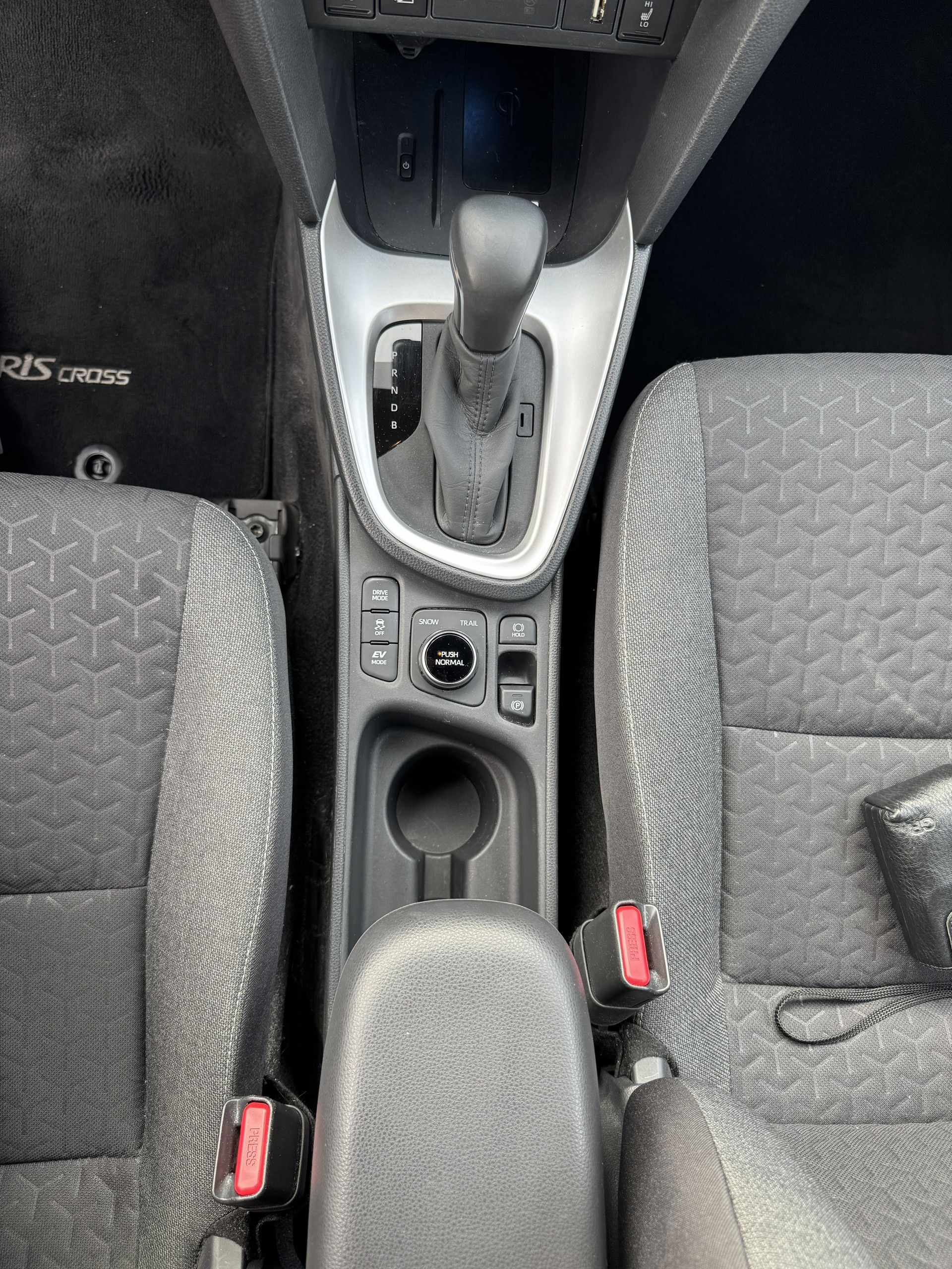 TOYOTA Yaris Cross 1.5 VVT-i HSD Trend AWD-i-image-7