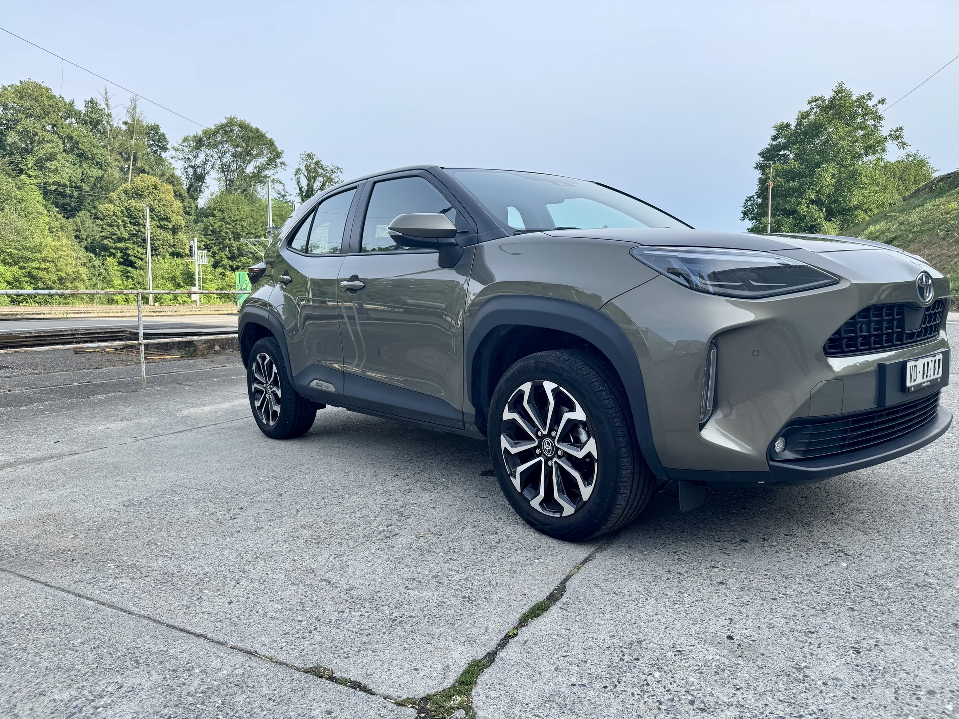TOYOTA Yaris Cross 1.5 VVT-i HSD Trend AWD-i-image-2