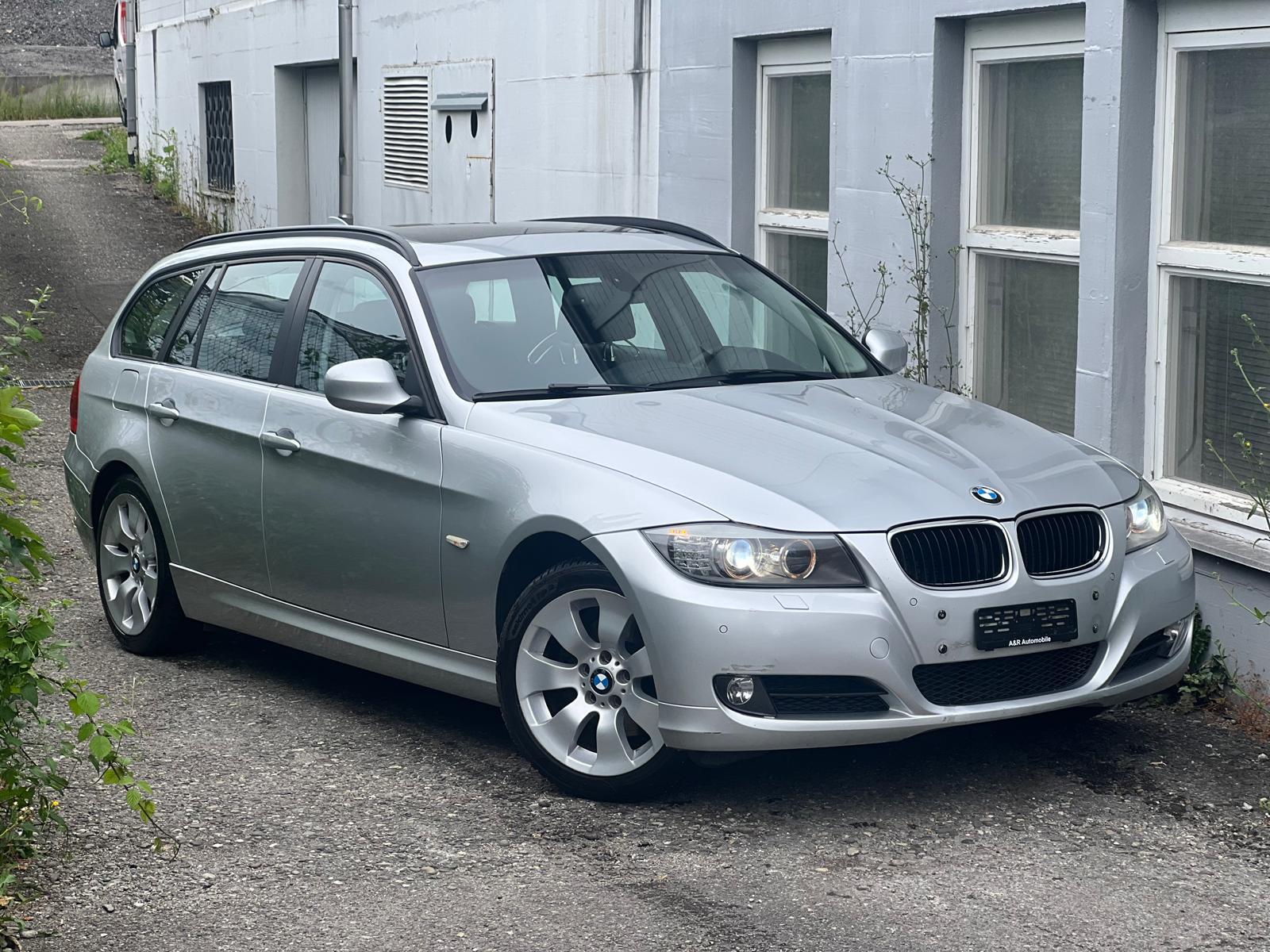 BMW 320d Touring Dynamic Edition-image-0