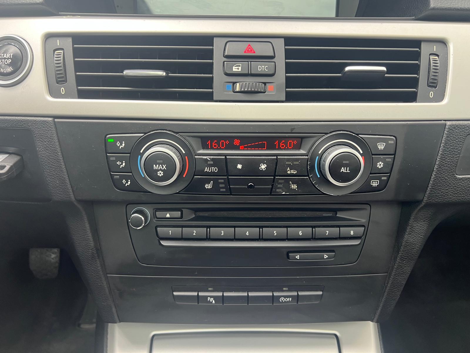 BMW 320d Touring Dynamic Edition-image-12