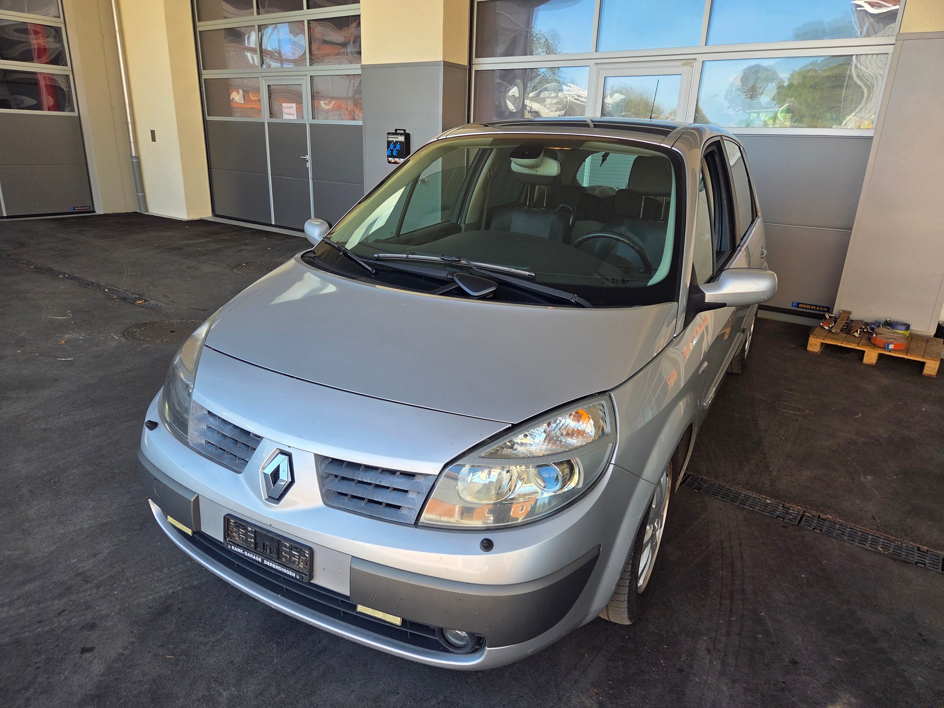 RENAULT Scénic 2.0 dCi Dynamique-image-0