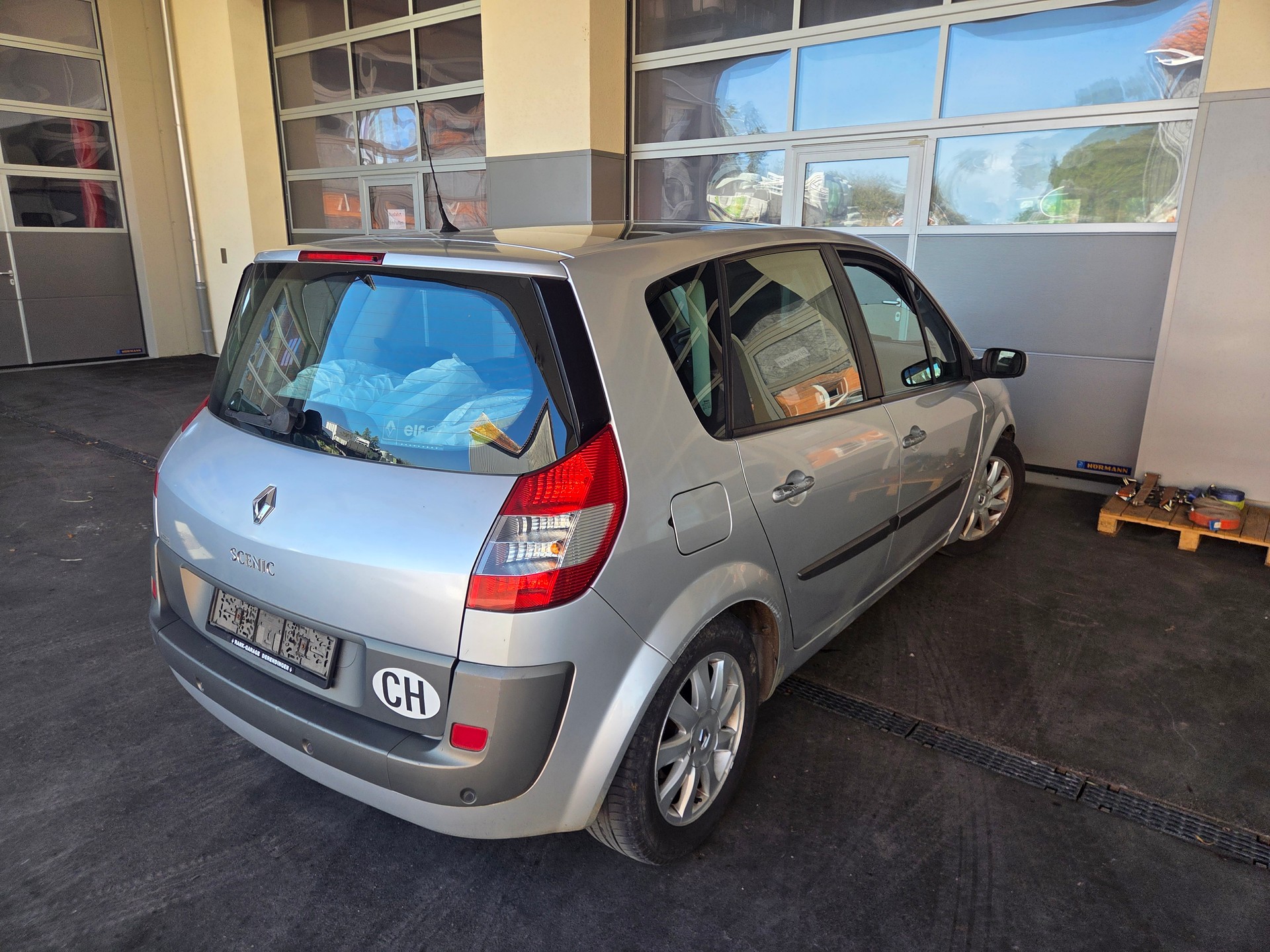 RENAULT Scénic 2.0 dCi Dynamique-image-4