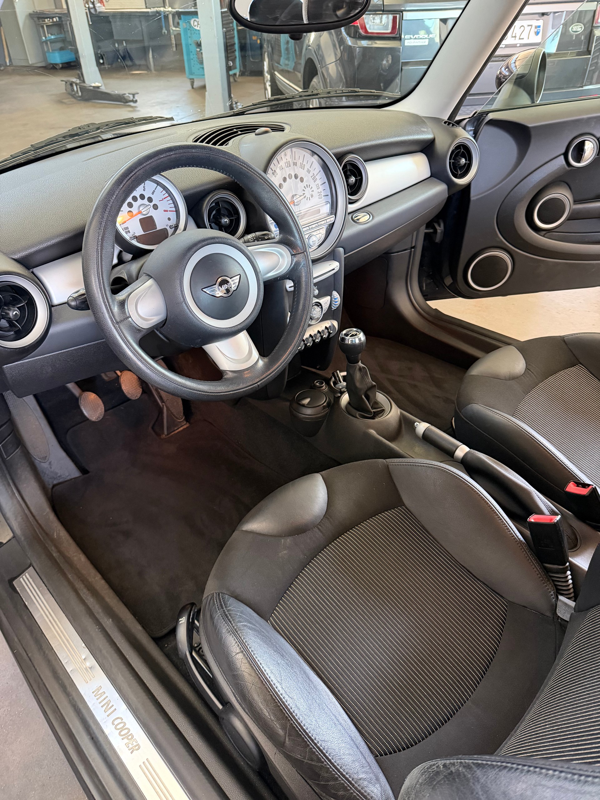 MINI Cooper-image-12