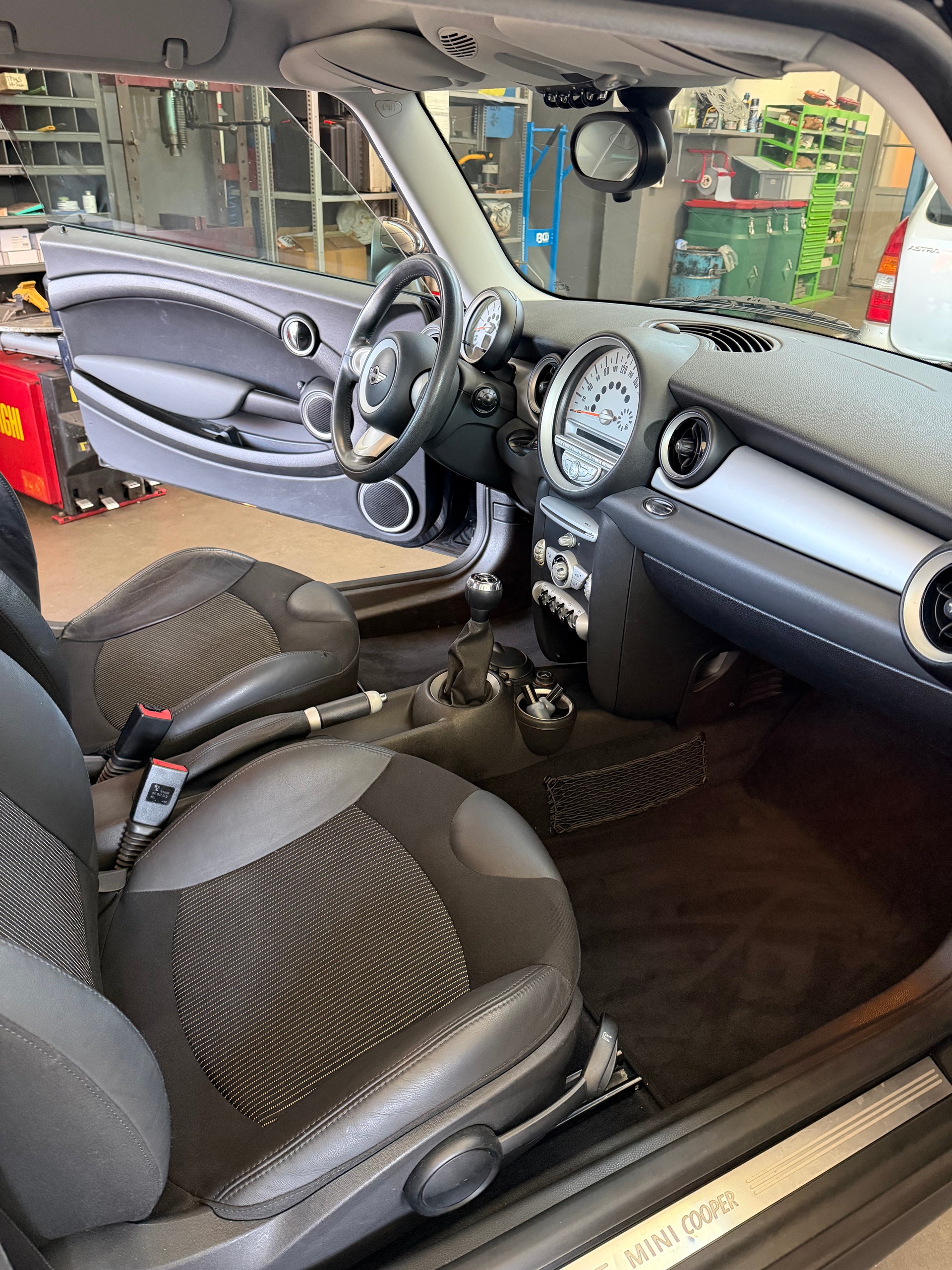 MINI Cooper-image-13
